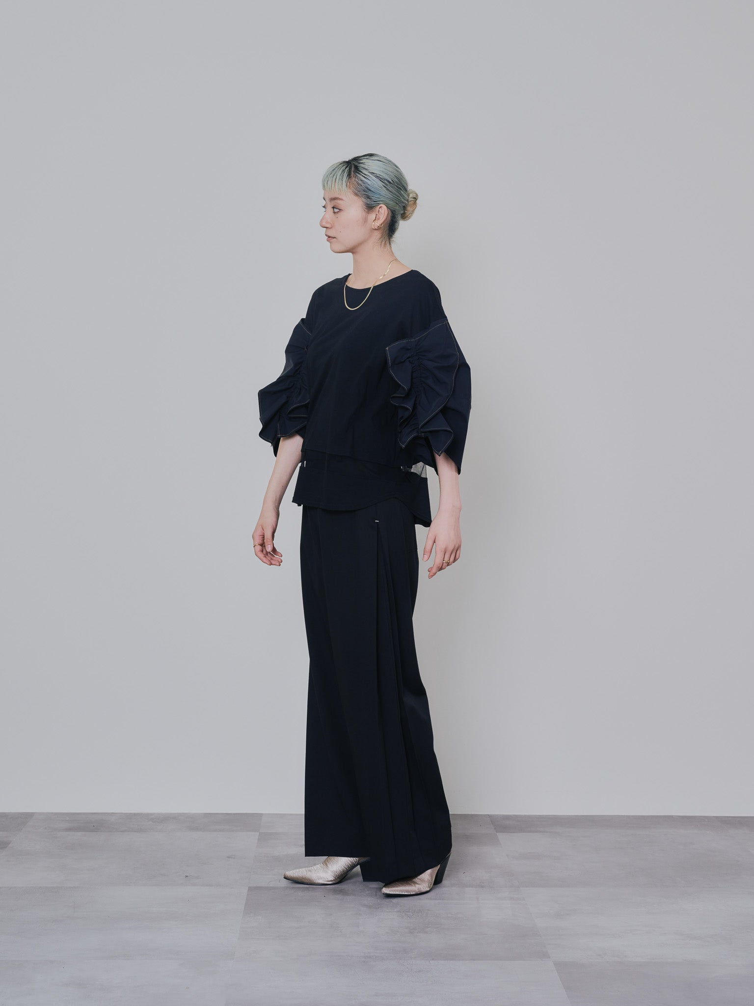サイドプリーツ配色ステッチパンツ [601375] black