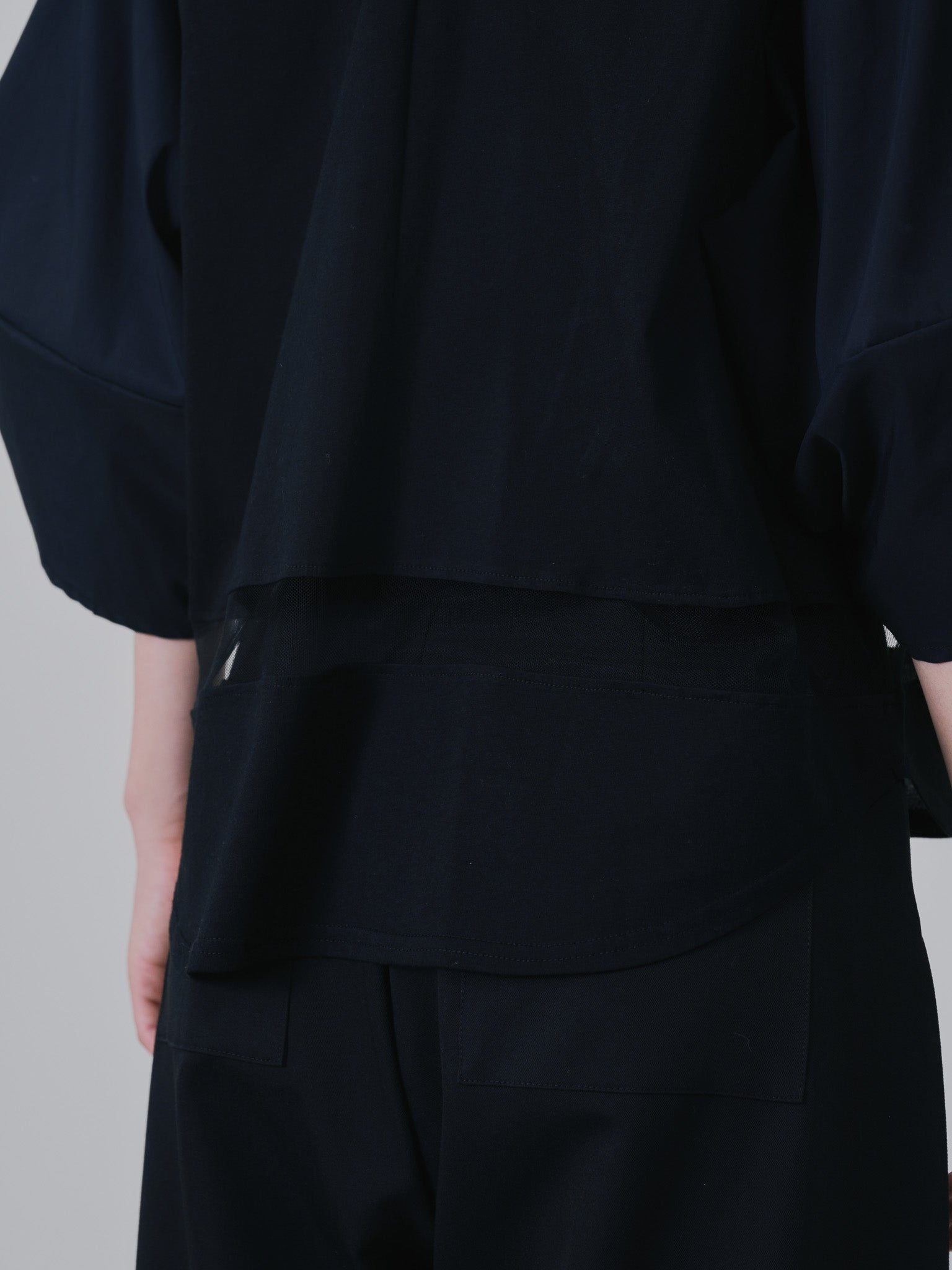 フリルスリーブ配色ステッチヘムシアートップス [603328] black