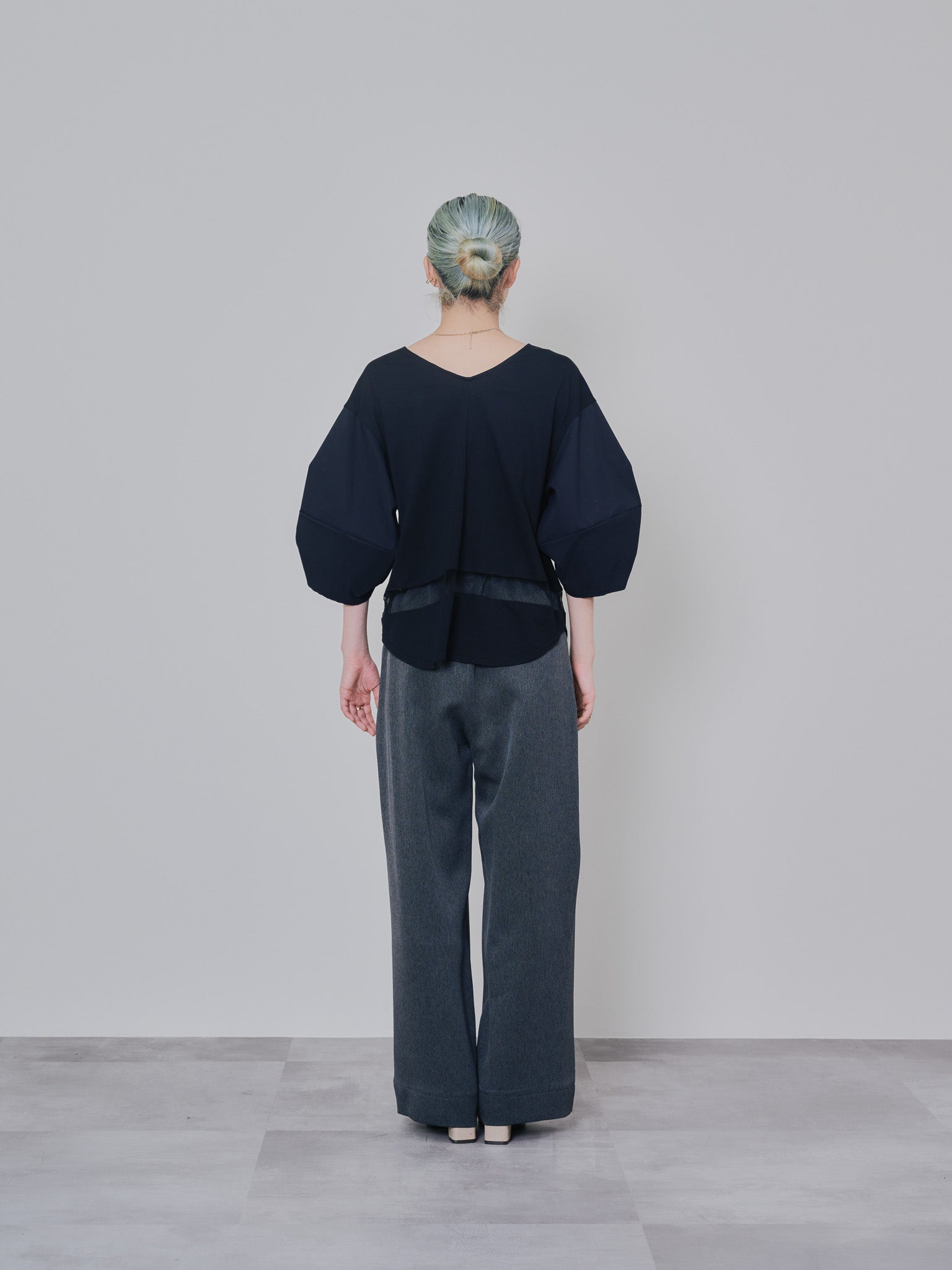 フリルスリーブ配色ステッチヘムシアートップス [603328] black