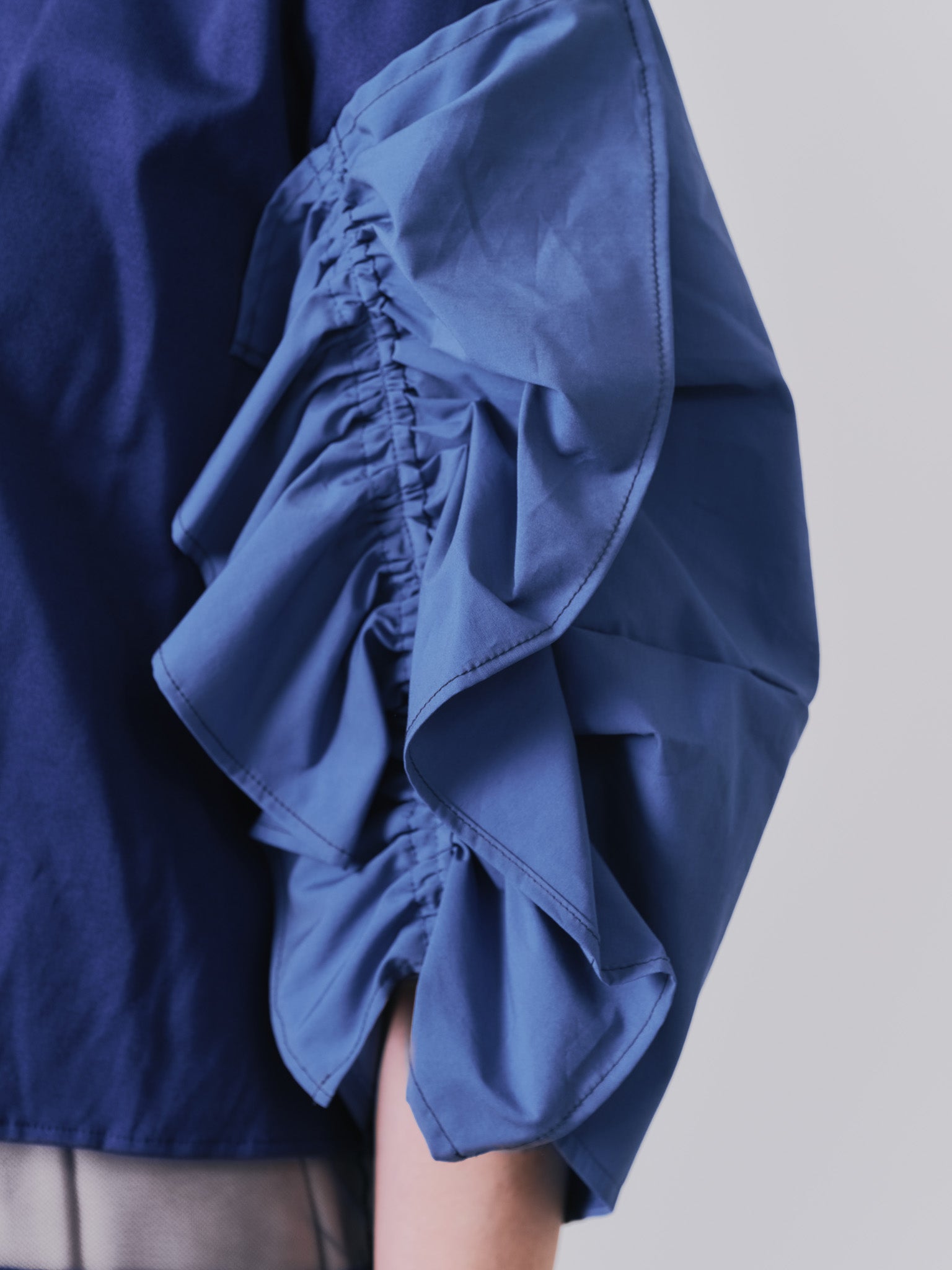 フリルスリーブ配色ステッチヘムシアートップス [603328] navy