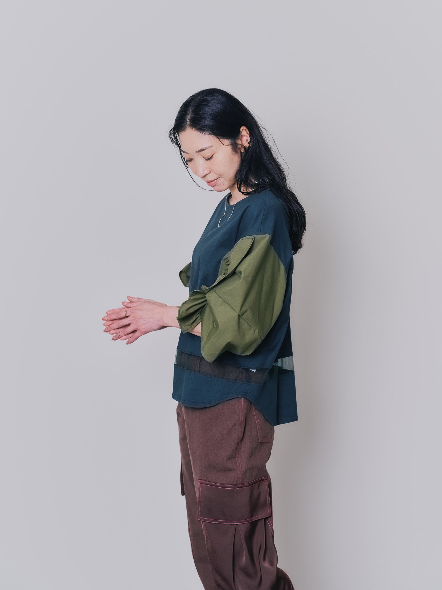 フリルスリーブ配色ステッチヘムシアートップス [603328] dark green