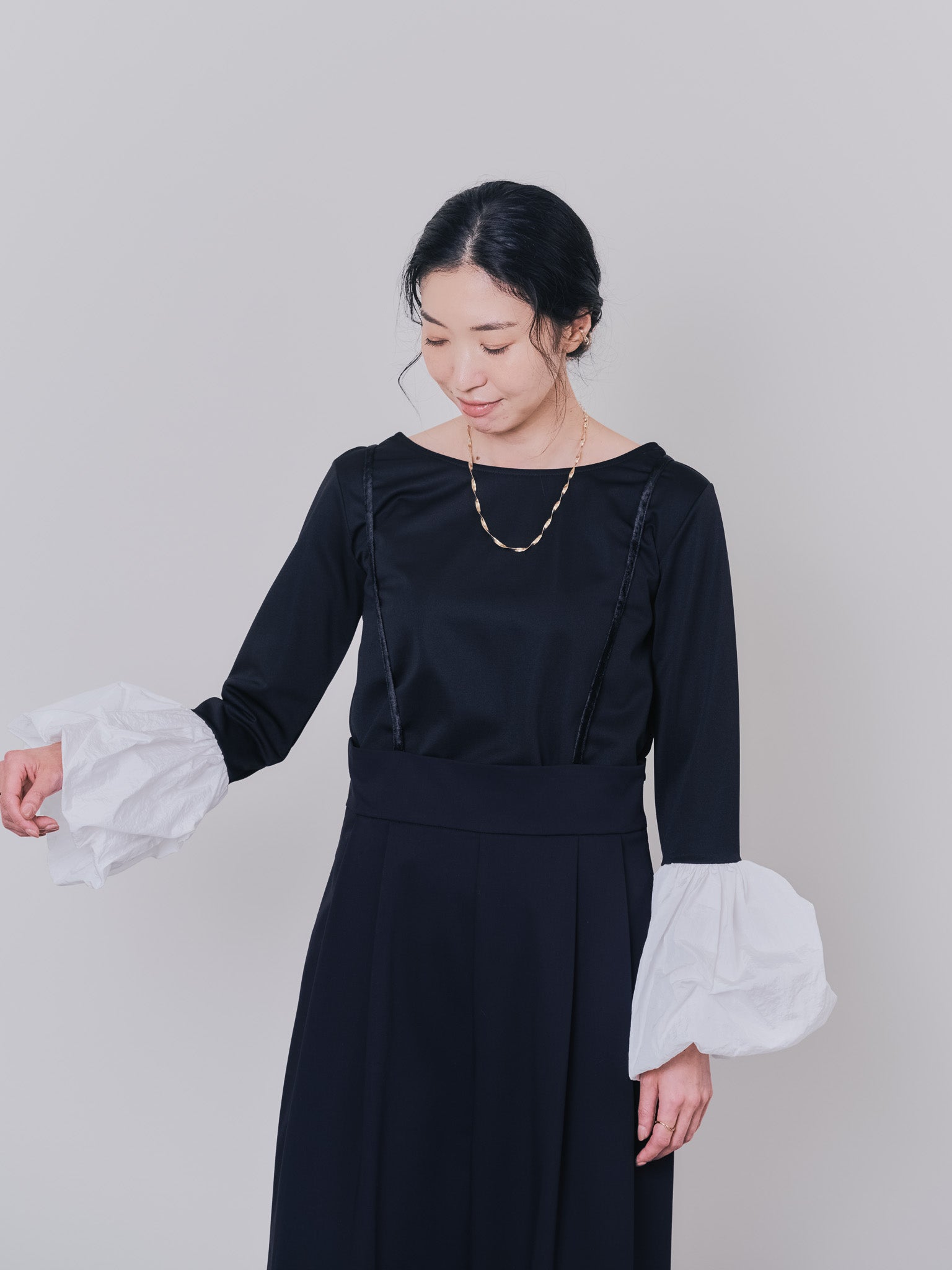 【TIME SALE 10/21 17:00まで!!】配色バルーンスリーブトップス [601371] black