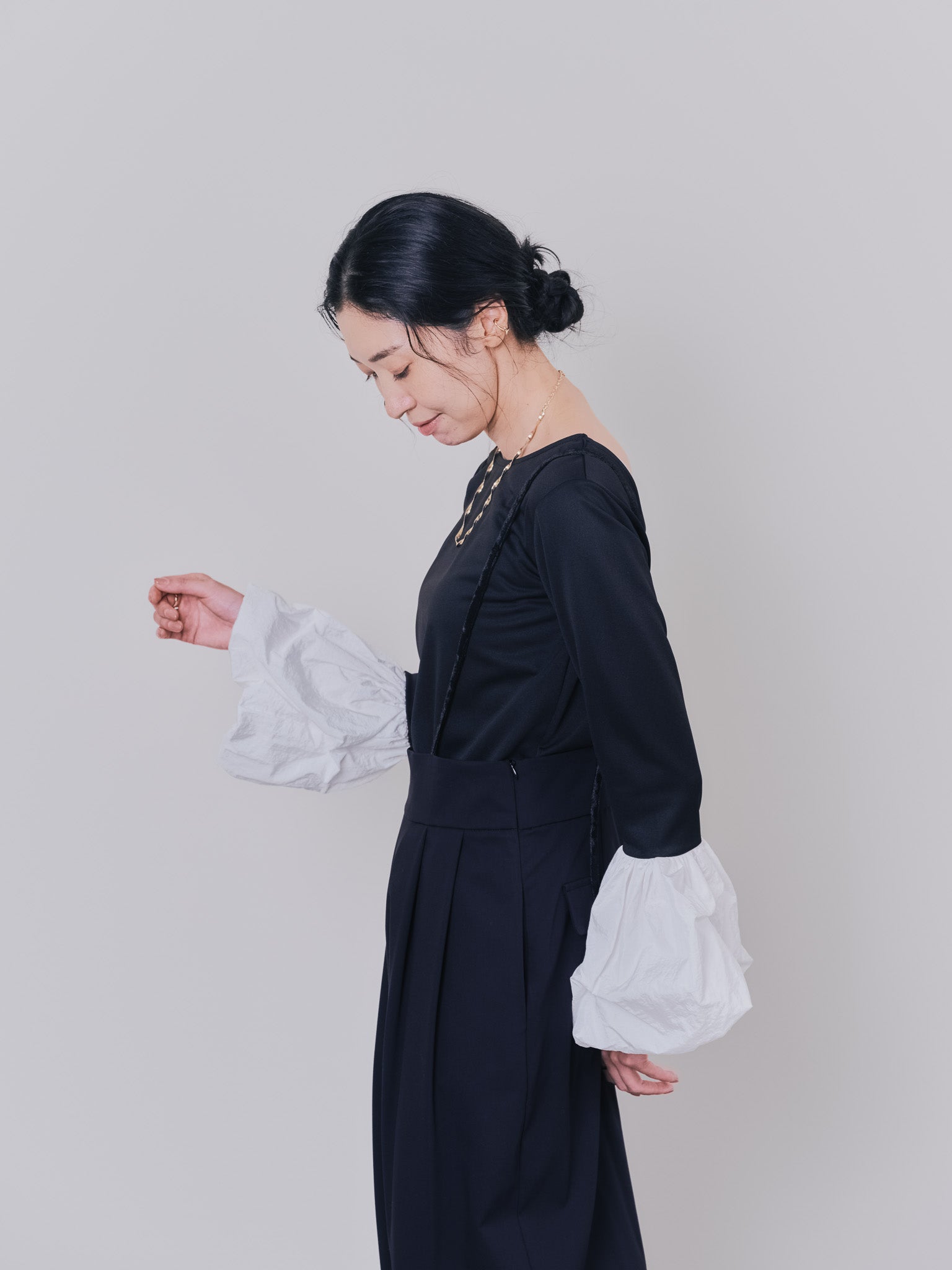 【TIME SALE 10/21 17:00まで!!】配色バルーンスリーブトップス [601371] black