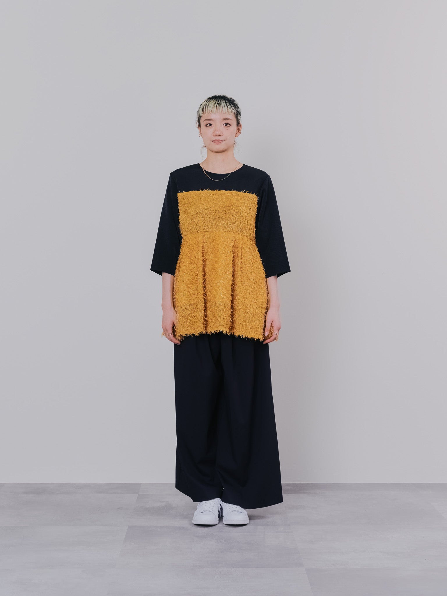 サイドプリーツ配色ステッチパンツ [601375] black