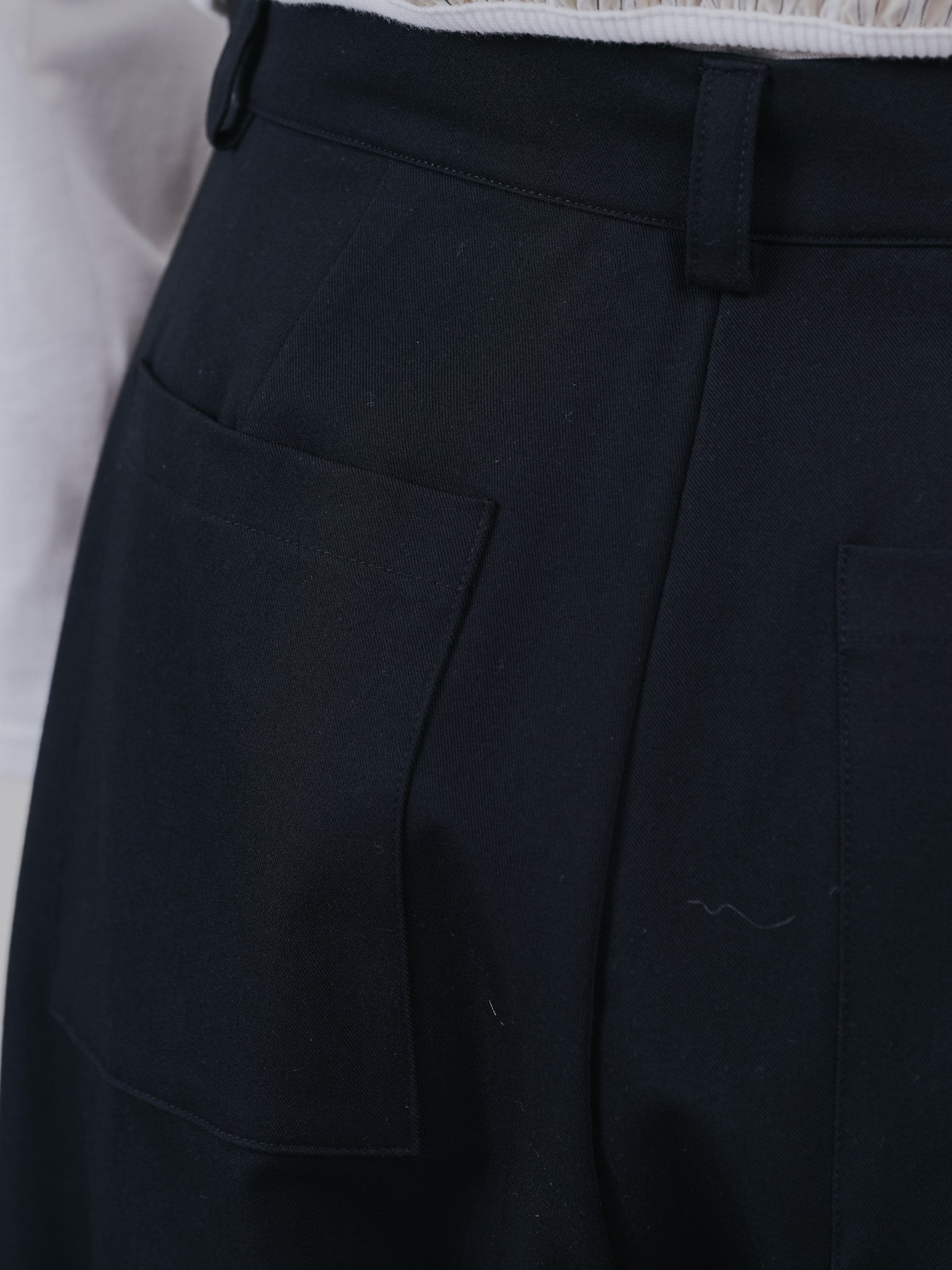 サイドプリーツ配色ステッチパンツ [601375] black