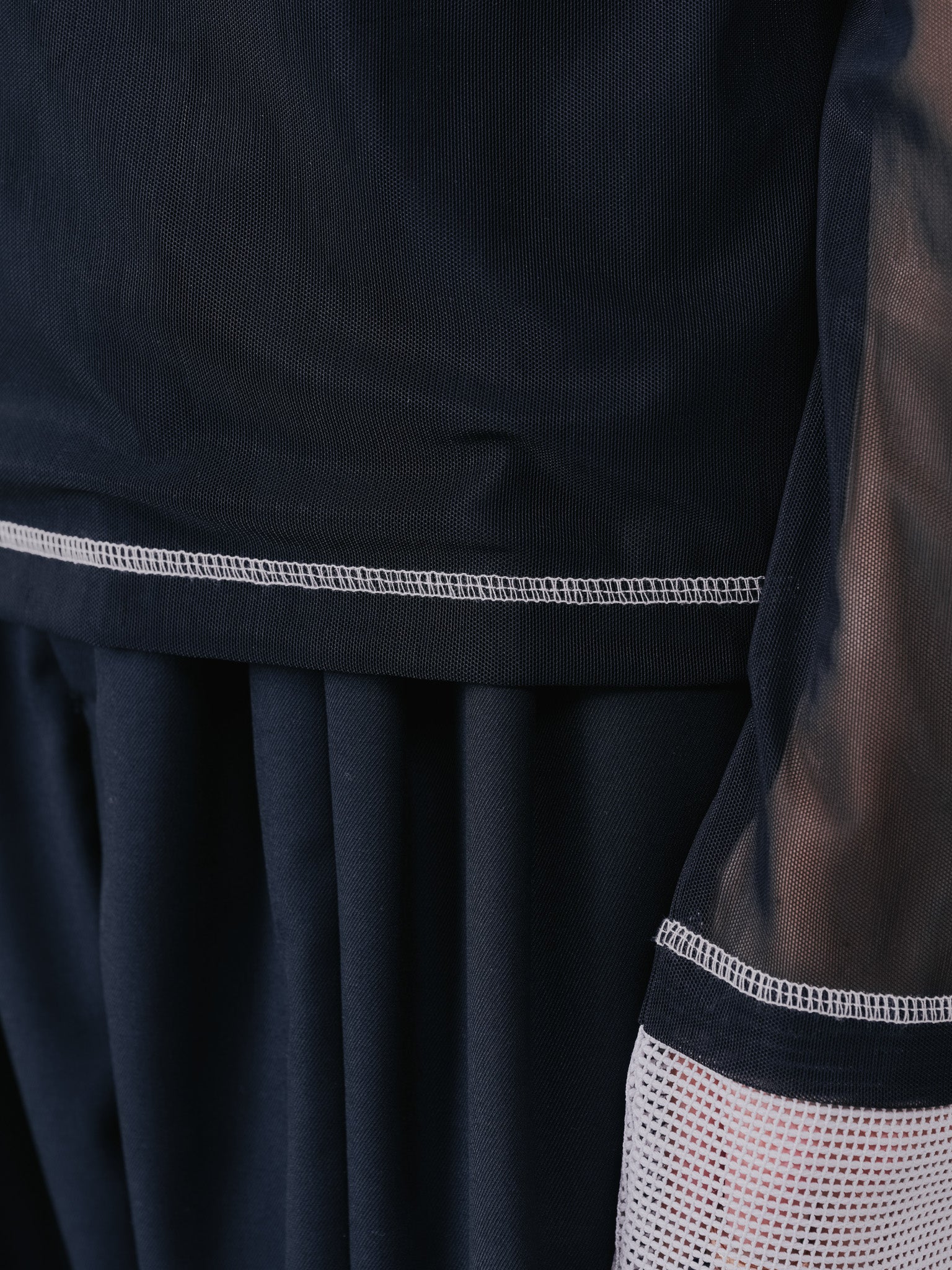 スリーブメッシュ配色ステッチシアートップス [601352] black