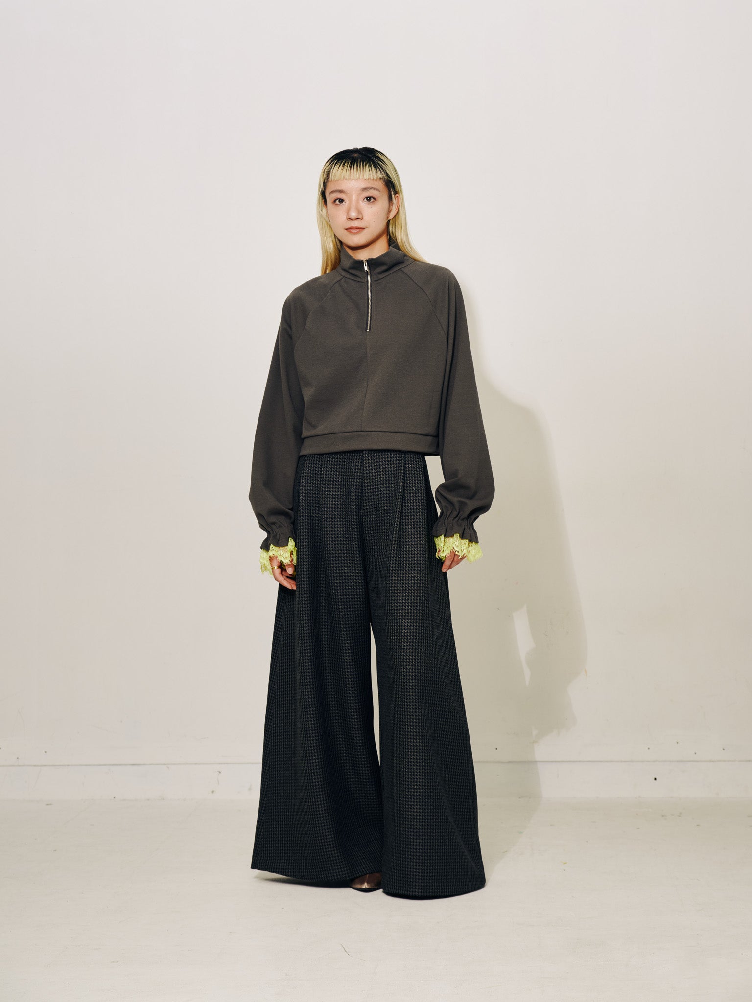 【SALE】ハーフジップ配色レーストップス [605529] charcoal