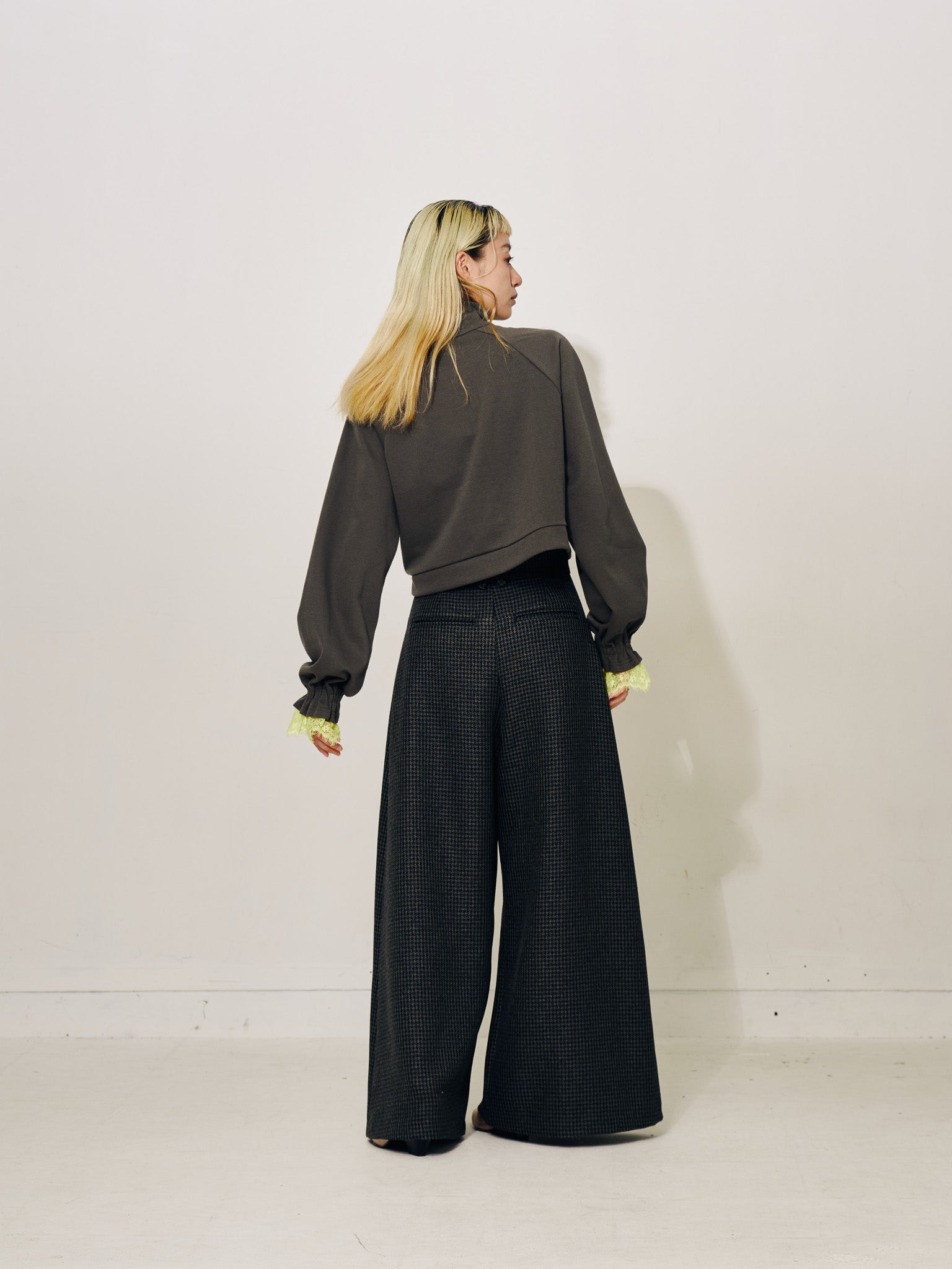 【-PRE SALE- 12/15 18:00まで!!】ハーフジップ配色レーストップス [605529] charcoal