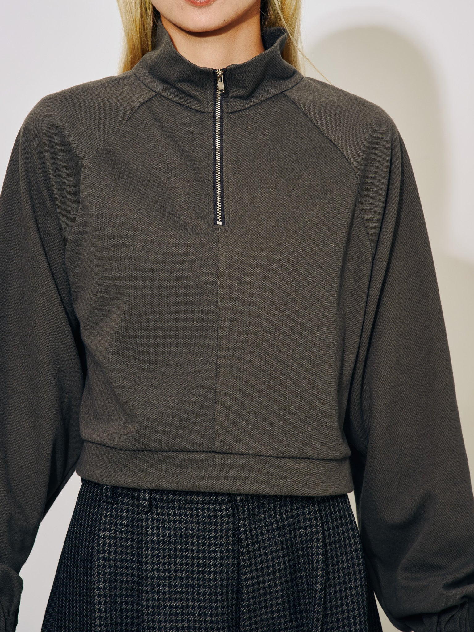 【-PRE SALE- 12/15 18:00まで!!】ハーフジップ配色レーストップス [605529] charcoal