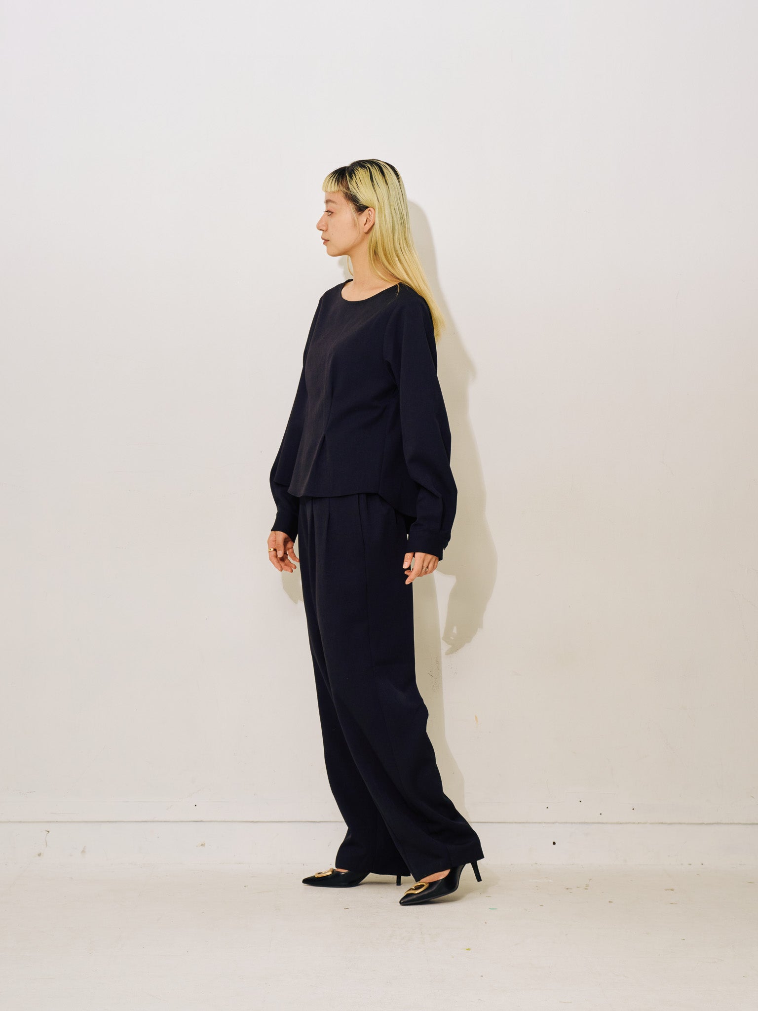 【SALE】ヘムダーツカーブフォルムパンツ [608329] black