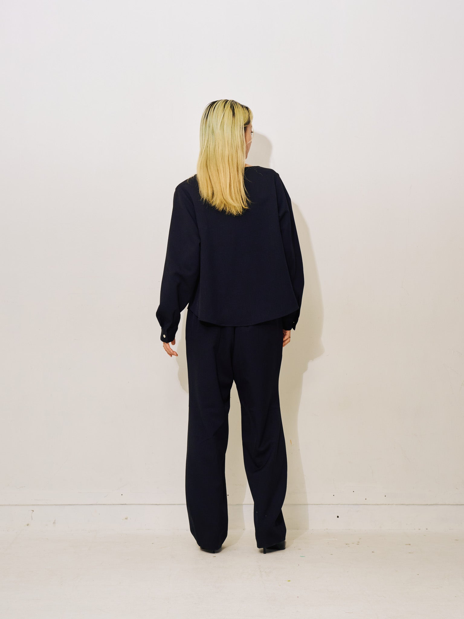 【SALE】ヘムダーツカーブフォルムパンツ [608329] black