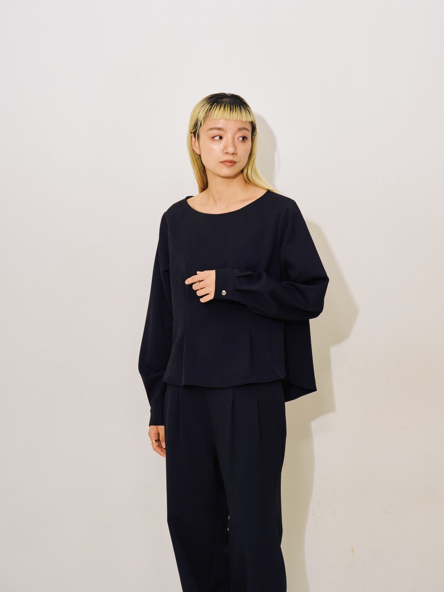 【SALE】ウエストタックウールライクツイルトップス [608327] black