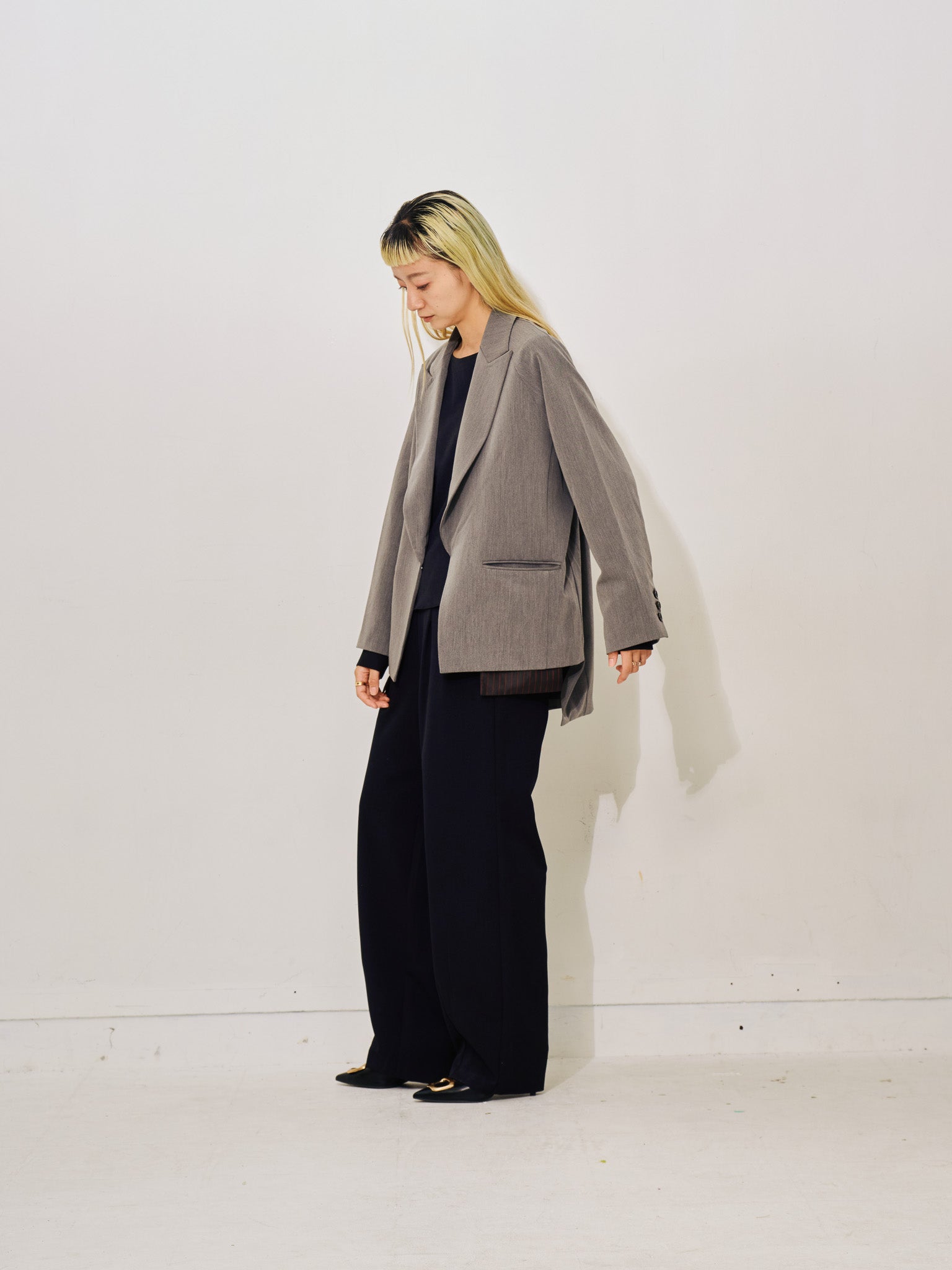 【-PRE SALE- 12/15 18:00まで!!】配色ストライプポイントアシメヘムジャケット [605544] charcoal