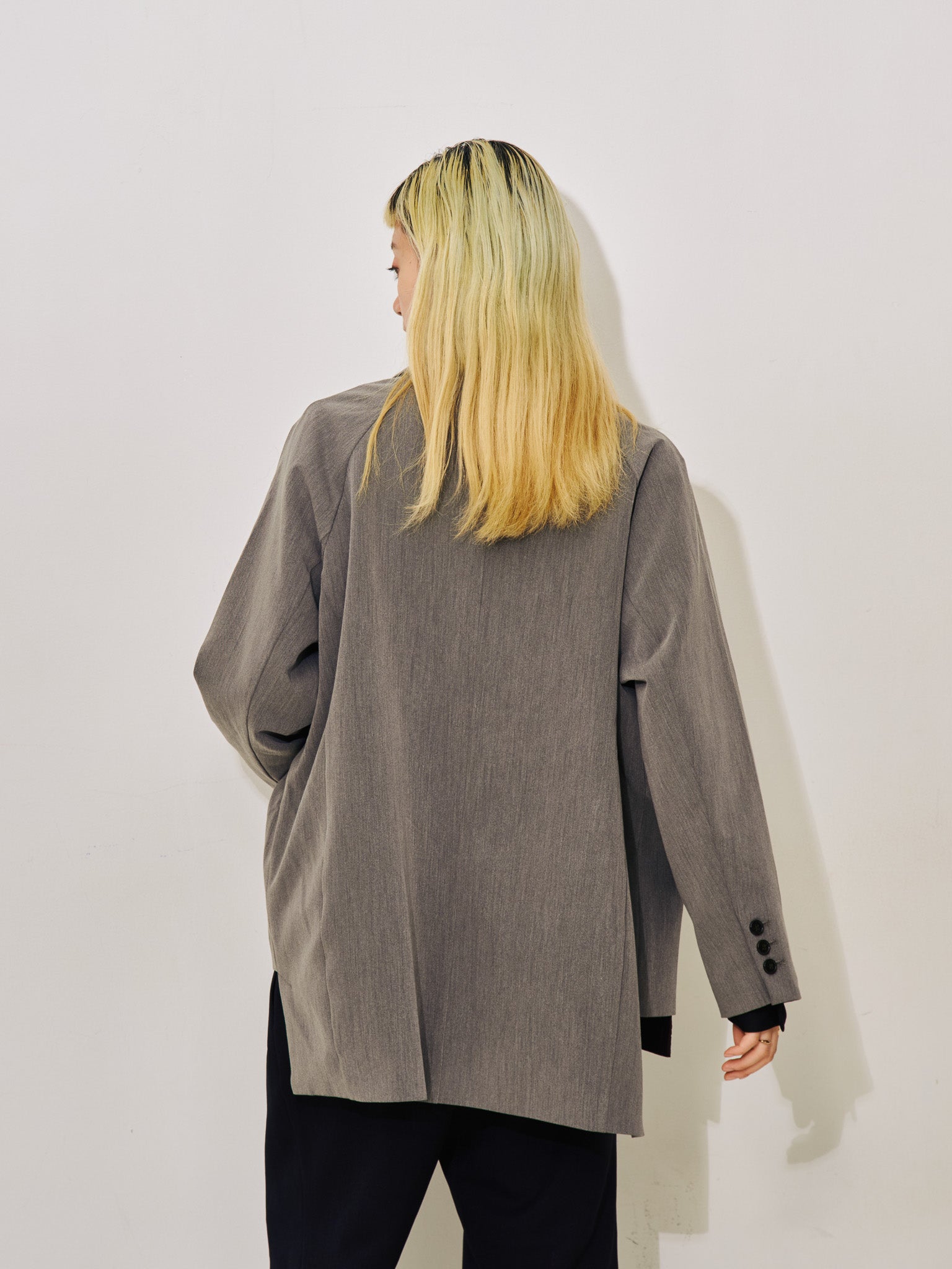 【-PRE SALE- 12/15 18:00まで!!】配色ストライプポイントアシメヘムジャケット [605544] charcoal