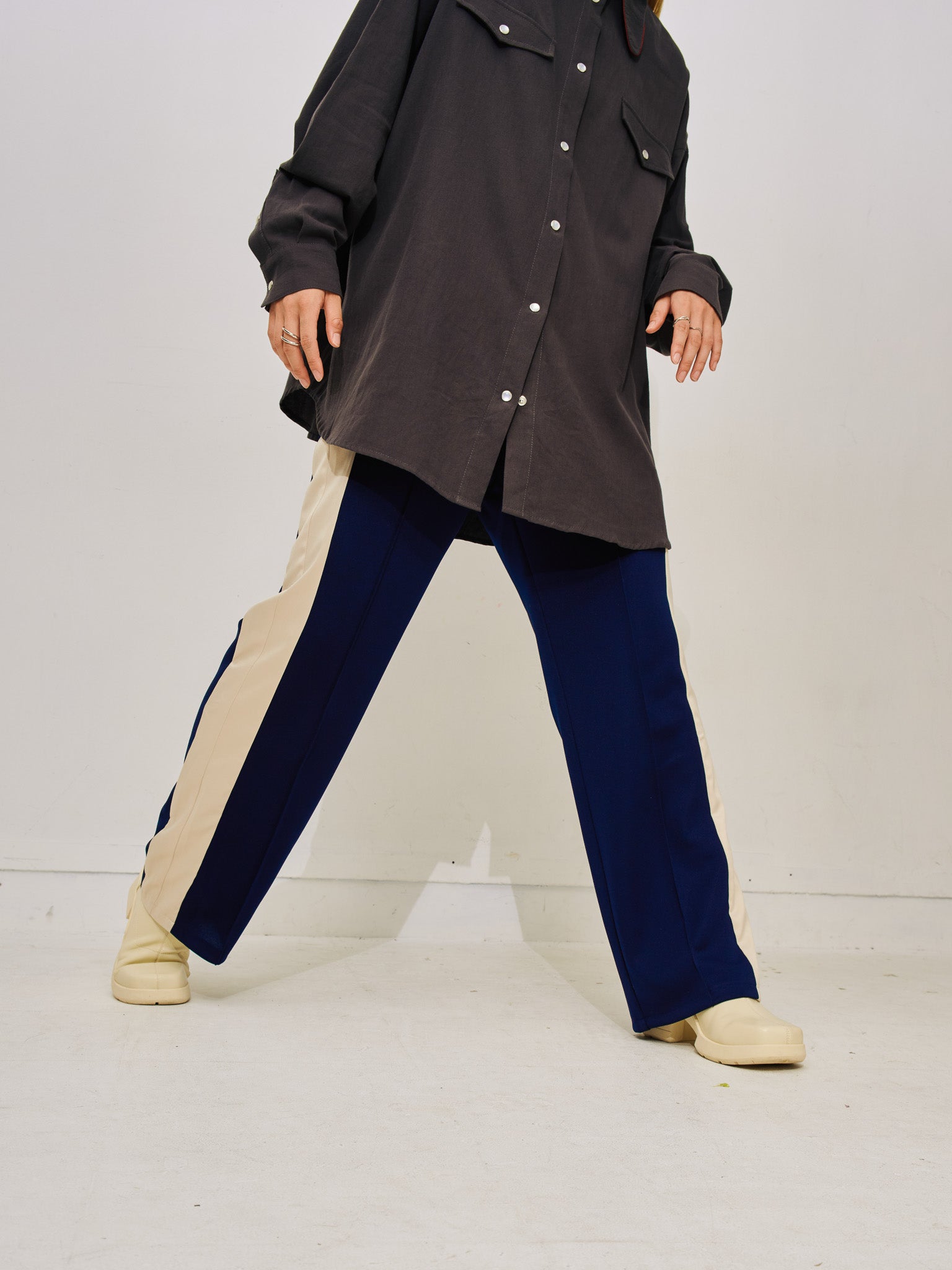 【TIME SALE 11/4まで!!】配色サイドライントラックパンツ [603340] navy