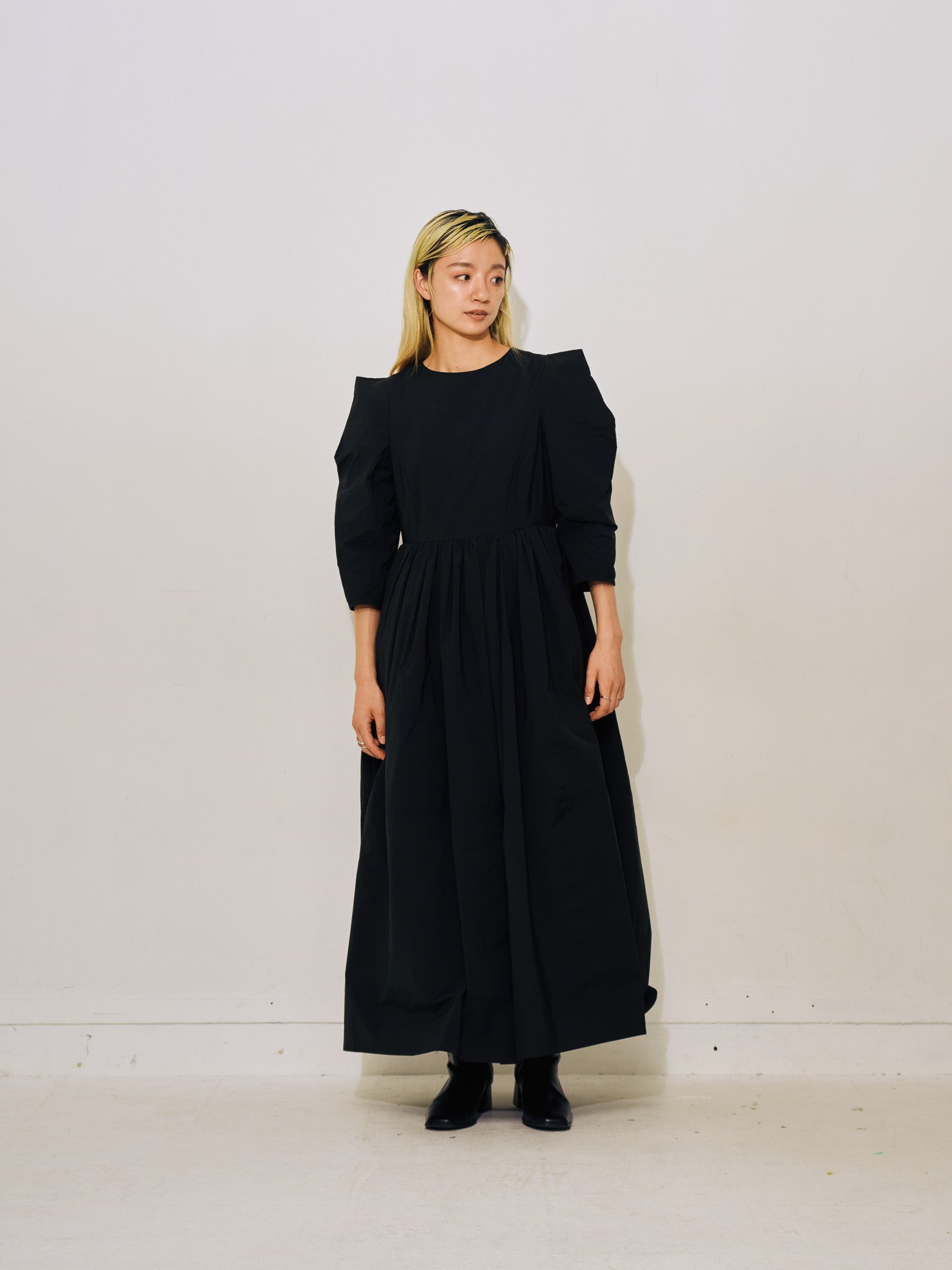 ショルダータックボリュームワンピース [601455] black