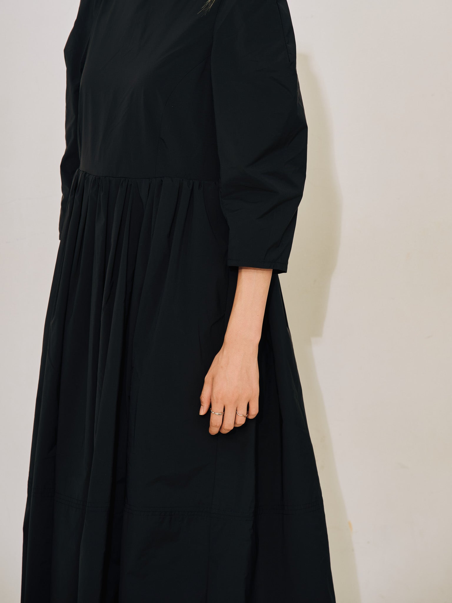 ショルダータックボリュームワンピース [601455] black