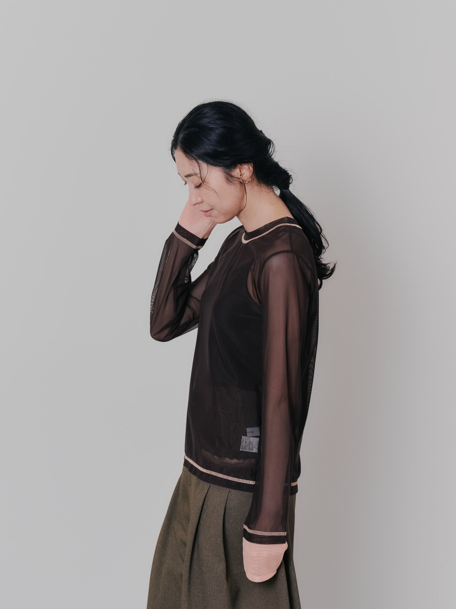 スリーブメッシュ配色ステッチシアートップス [601352] brown
