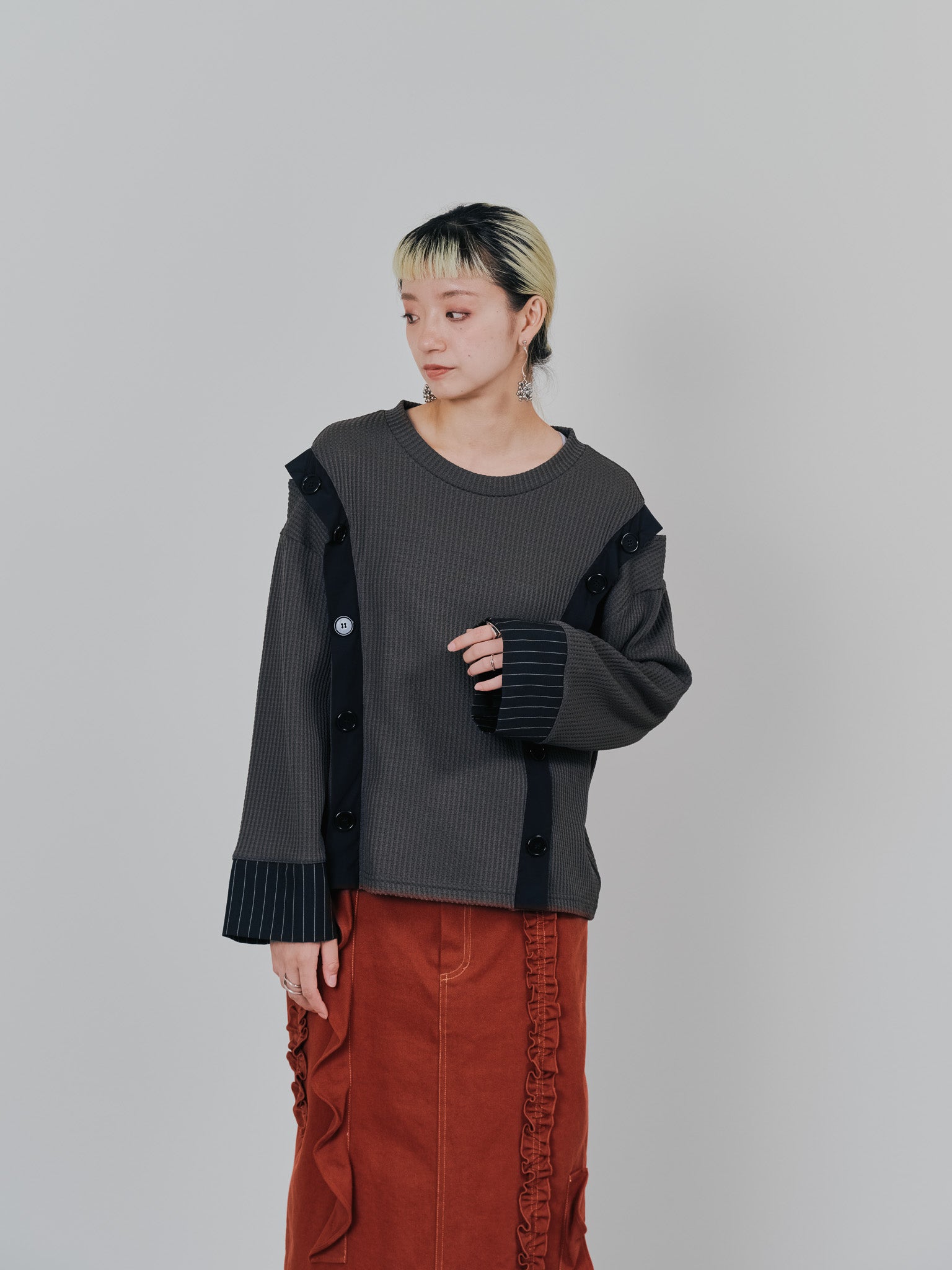 ショルダーオープンワッフルニットライクトップス [601354] charcoal