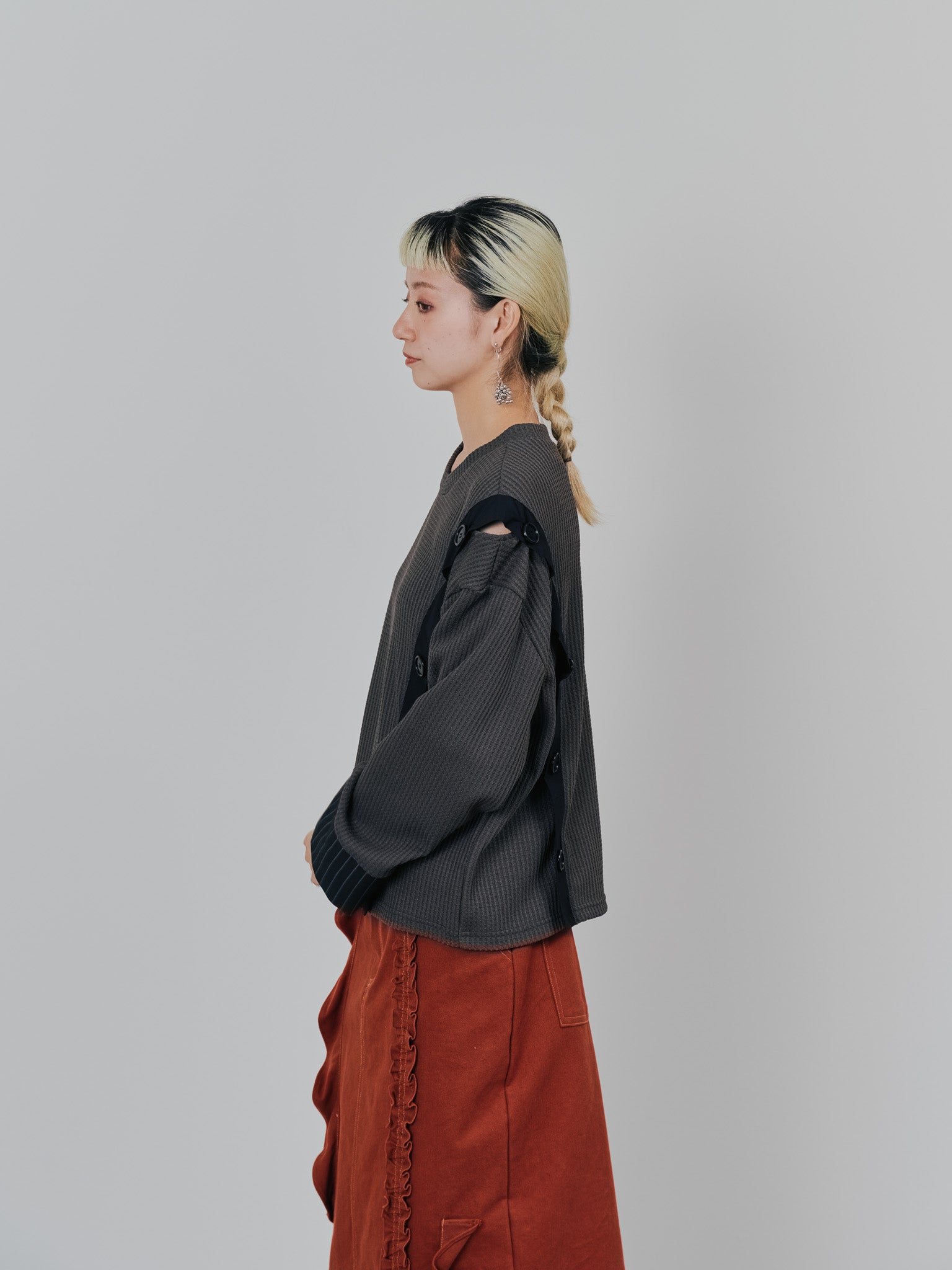 ショルダーオープンワッフルニットライクトップス [601354] charcoal