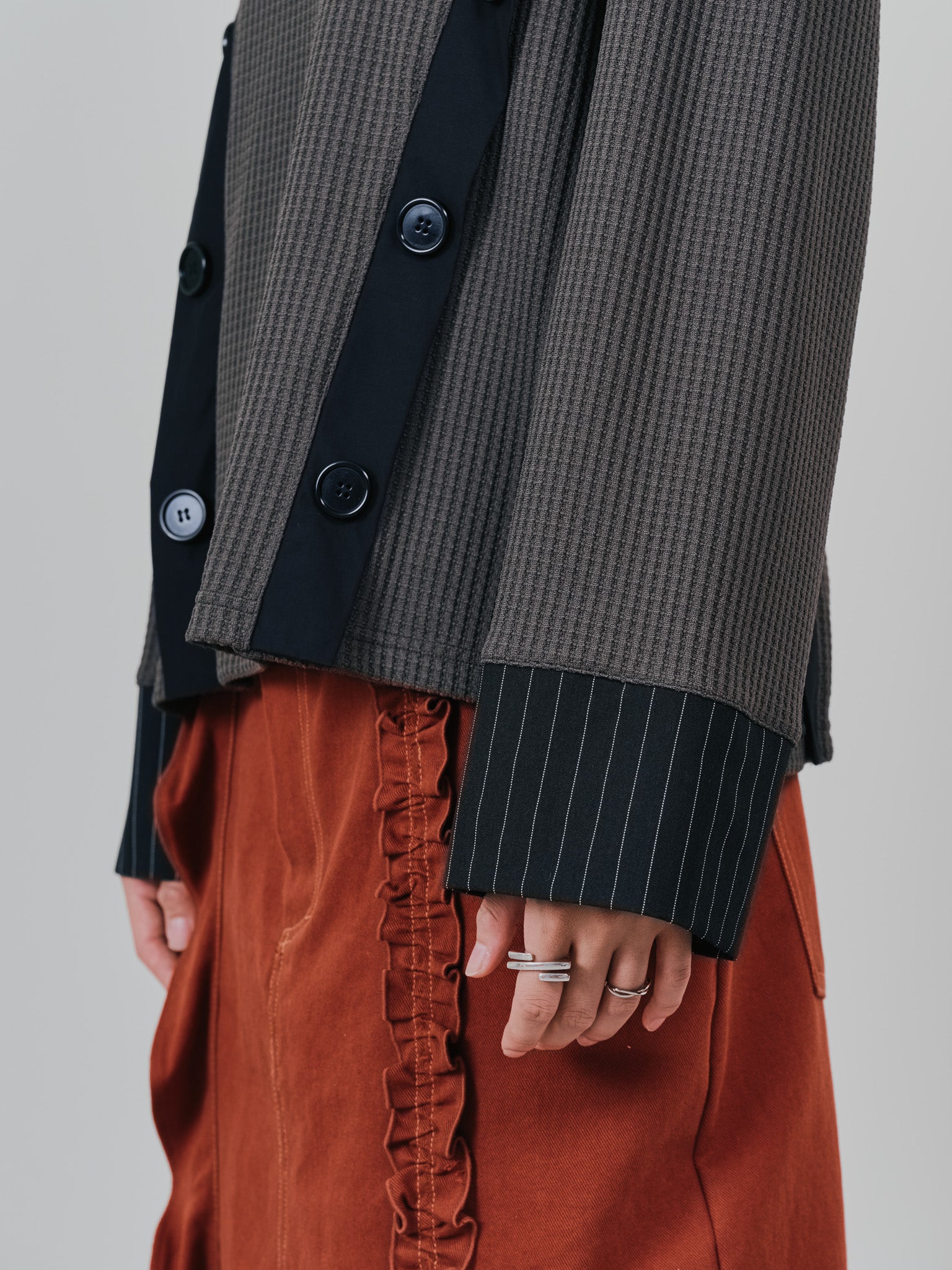 ショルダーオープンワッフルニットライクトップス [601354] charcoal