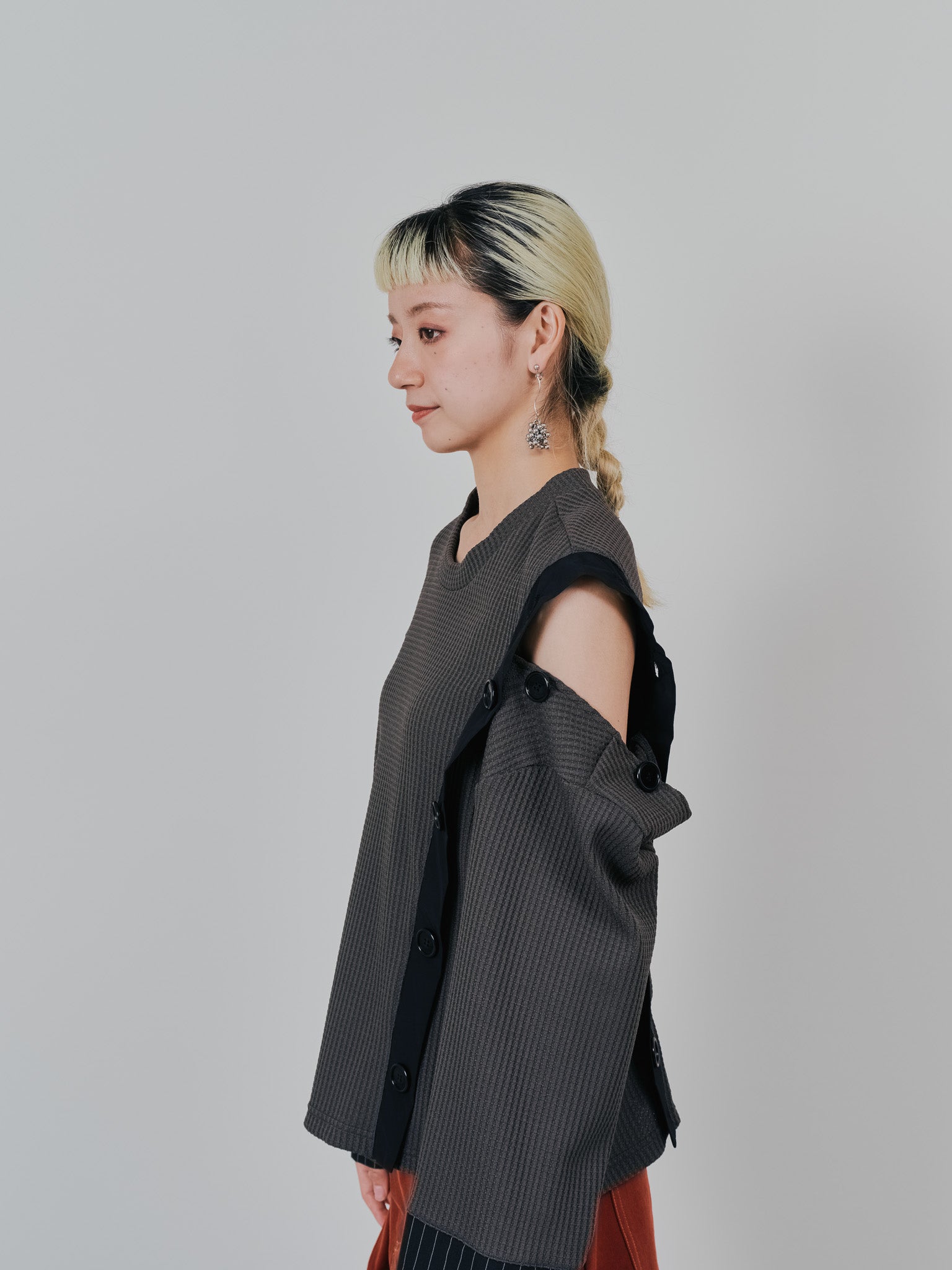 ショルダーオープンワッフルニットライクトップス [601354] charcoal