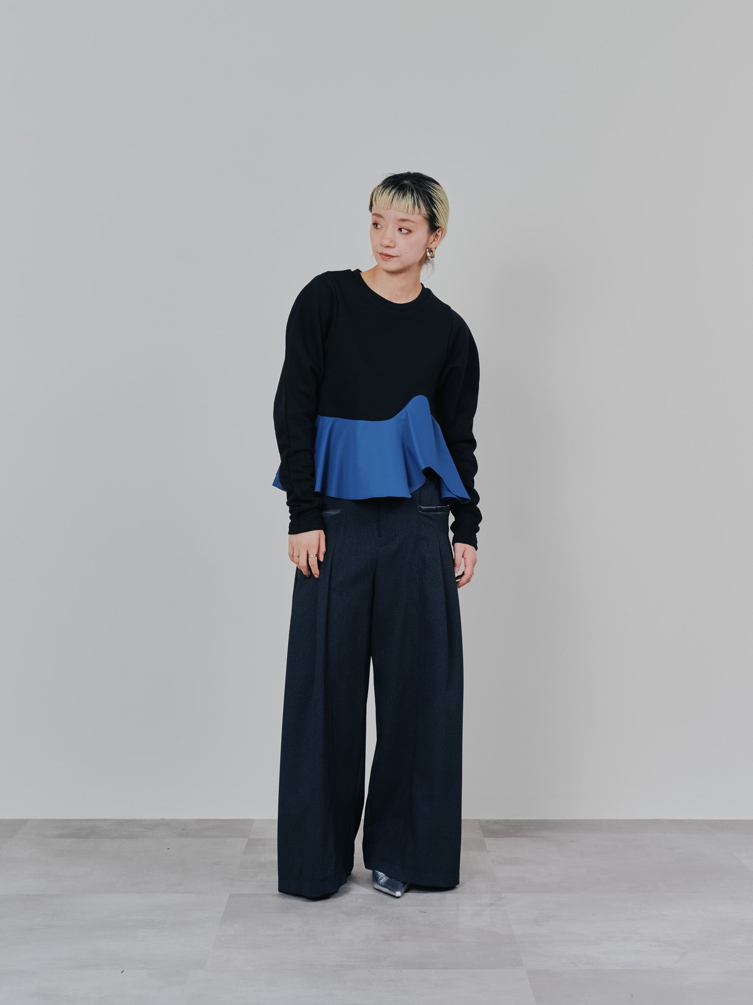 ウェーブ切替ペプラムトップス [601403] black