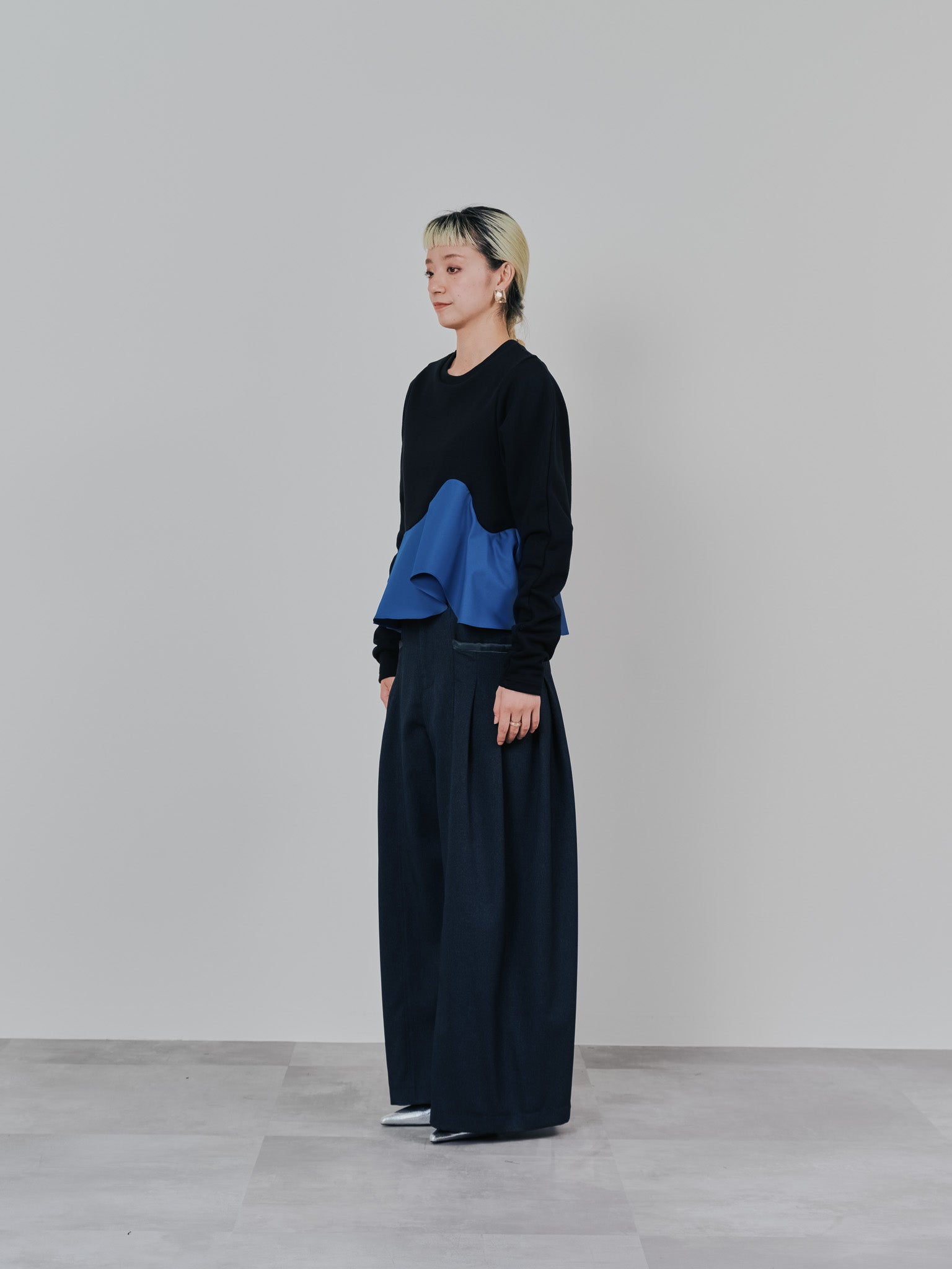 ウェーブ切替ペプラムトップス [601403] black