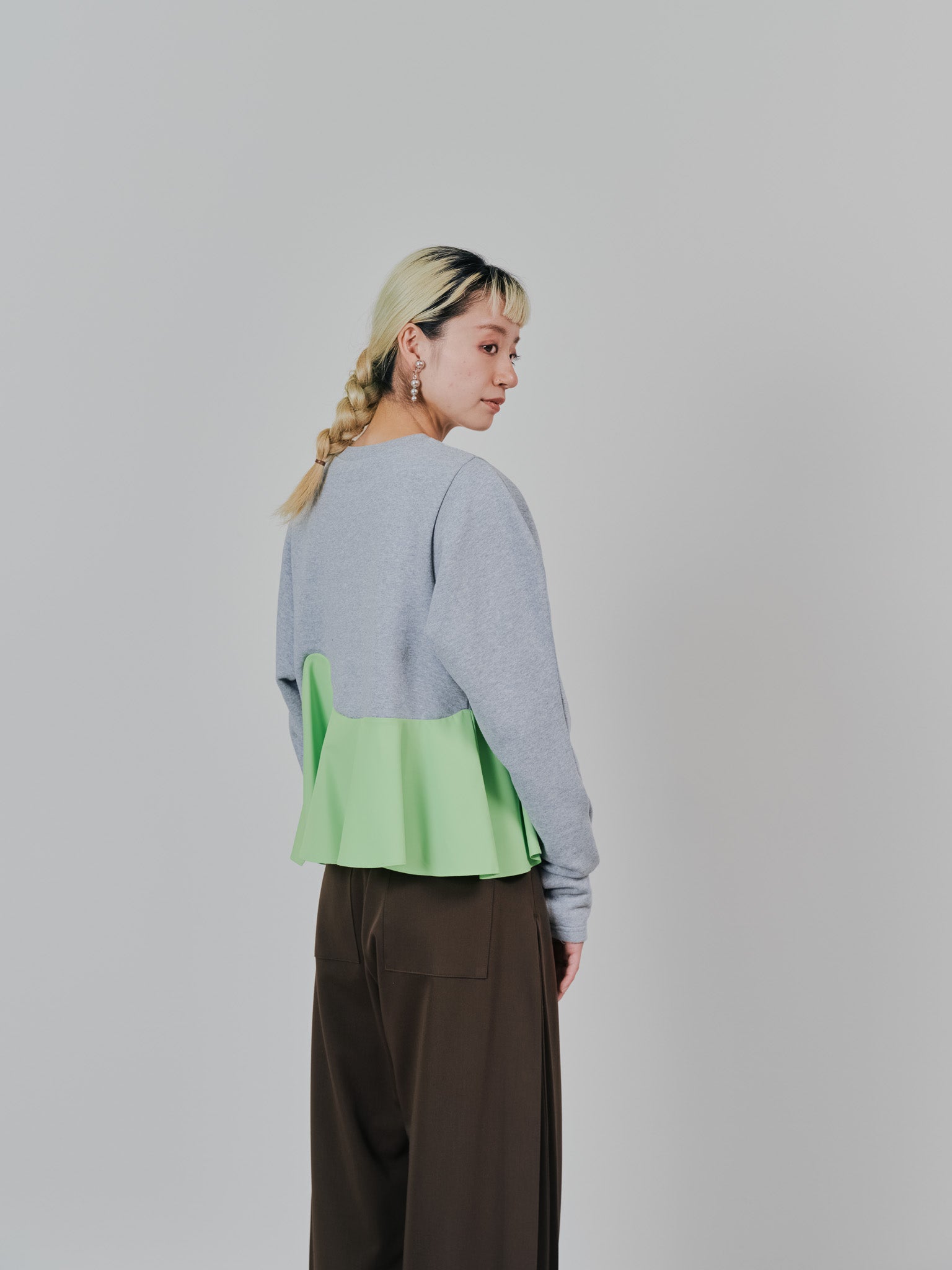 【TIME SALE 11/4まで!!】ウェーブ切替ペプラムトップス [601403] grey