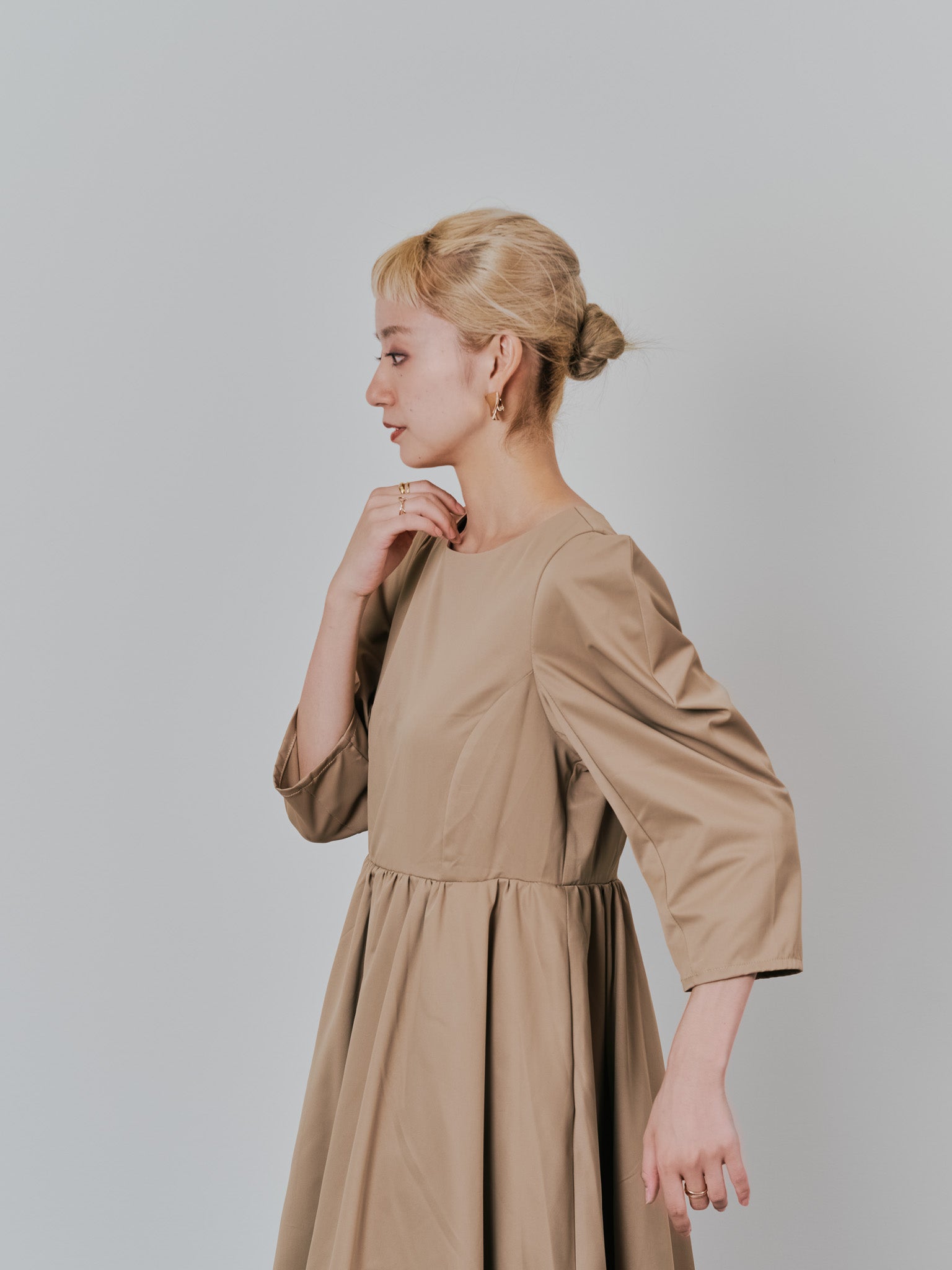 【SALE】ショルダータックボリュームワンピース [601455] camel