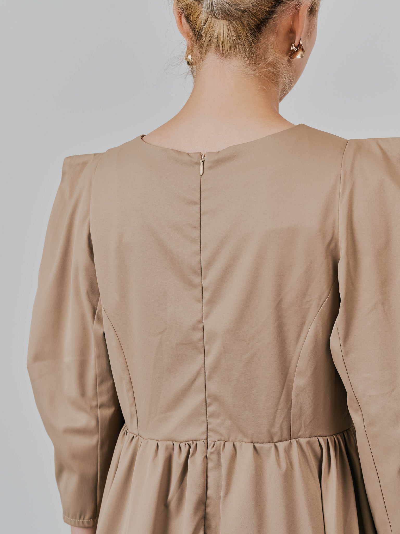 【SALE】ショルダータックボリュームワンピース [601455] camel