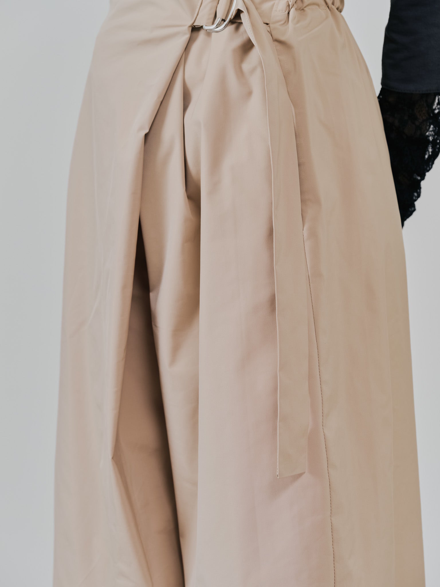 ラップライクサイドカーブパンツ [608318] light beige