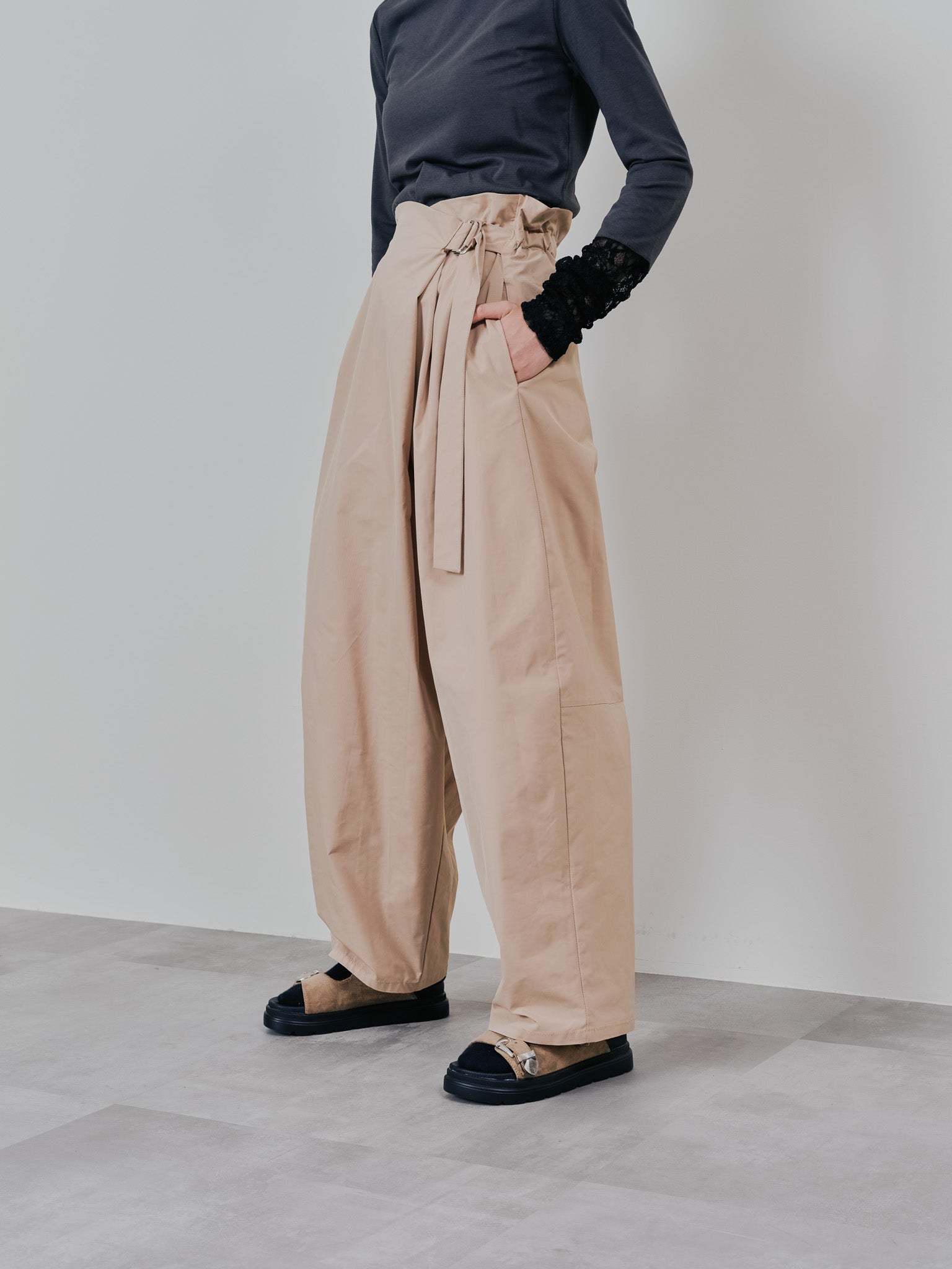 ラップライクサイドカーブパンツ [608318] light beige