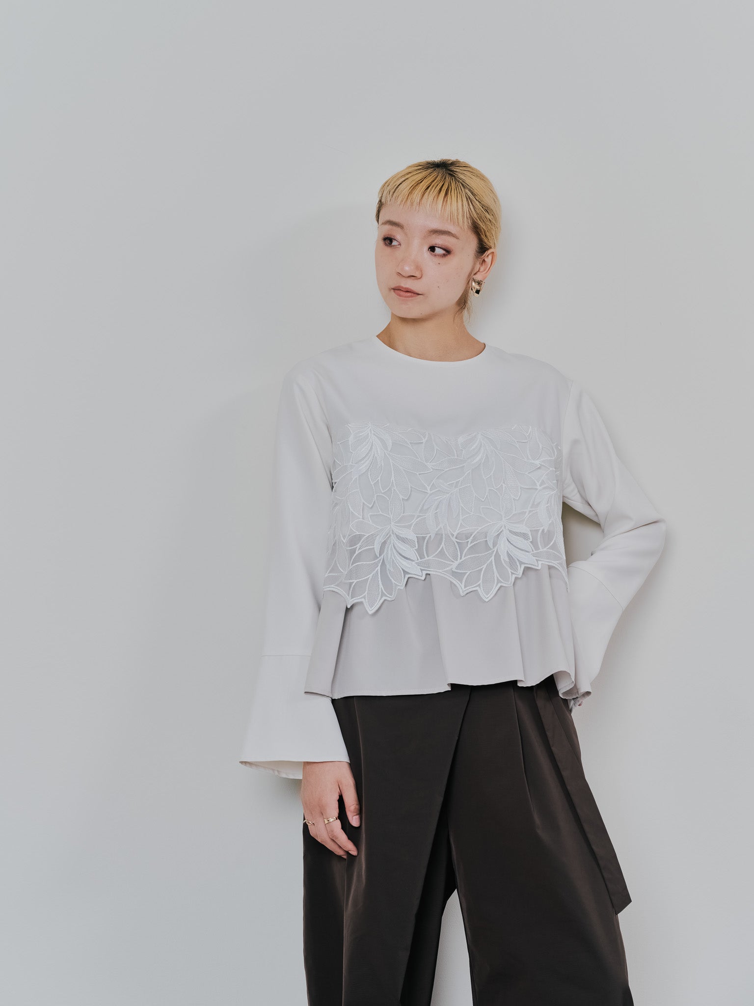 リーフレースティアードトップス [608315] white