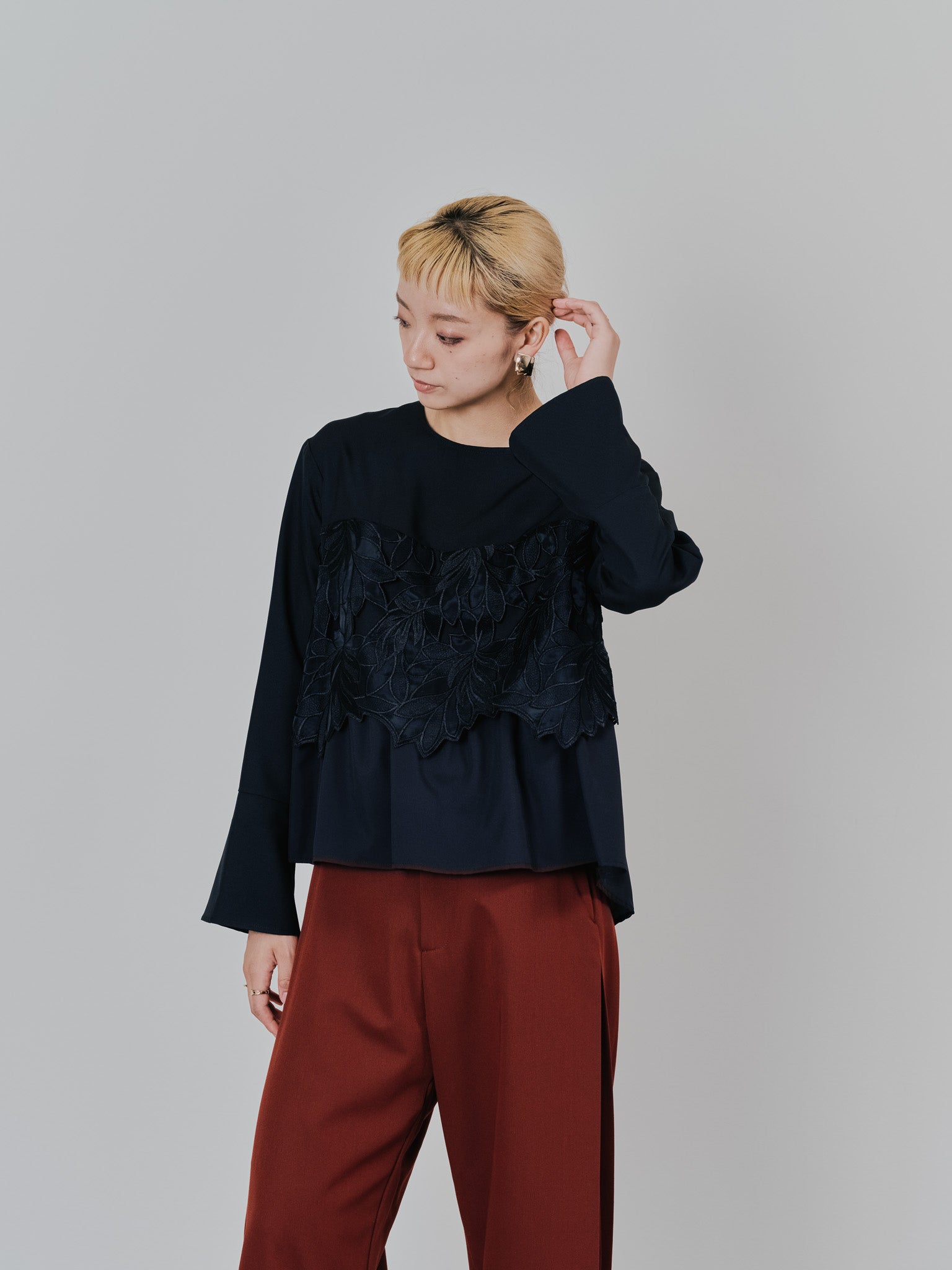 リーフレースティアードトップス [608315] black