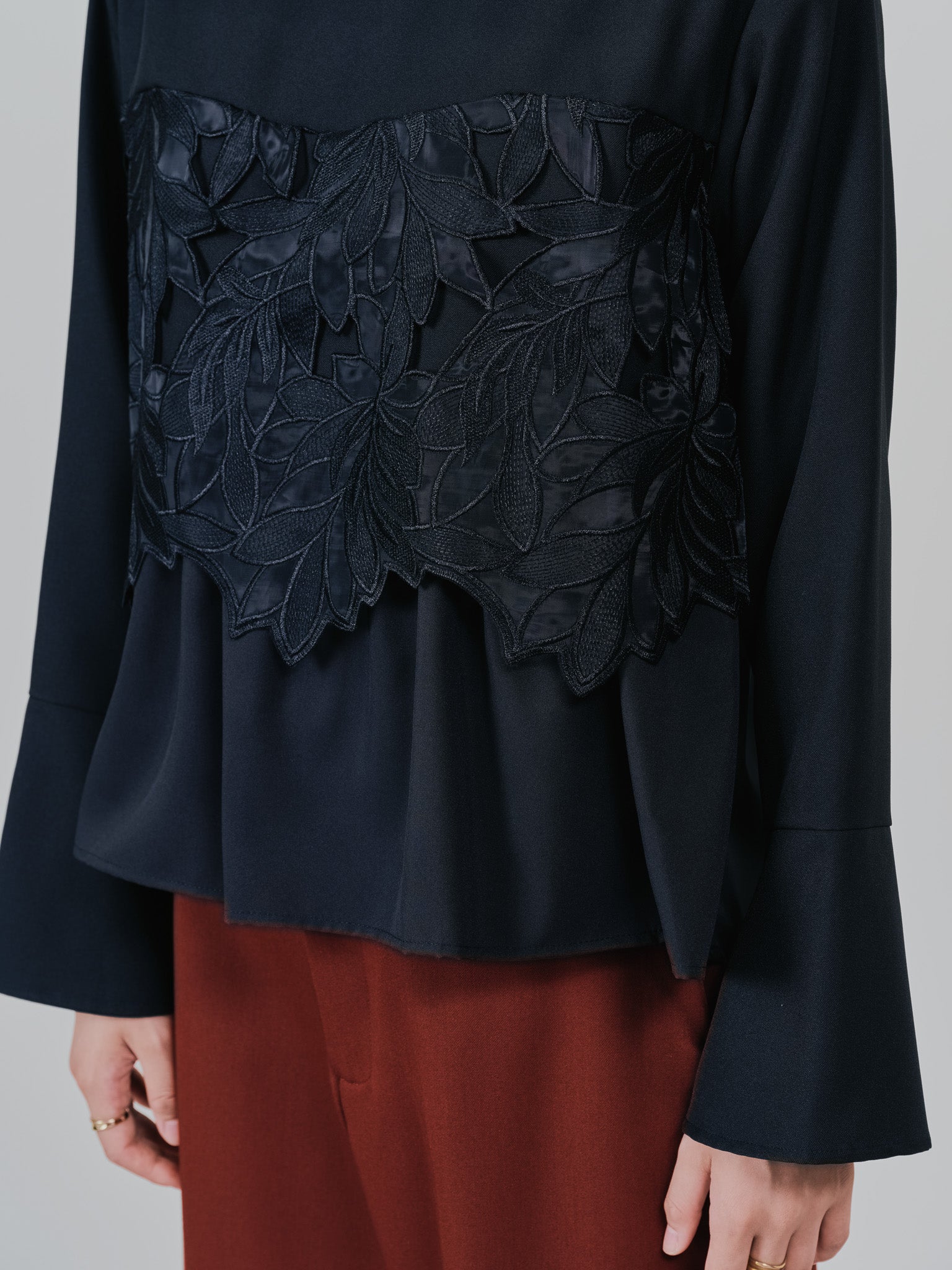 リーフレースティアードトップス [608315] black