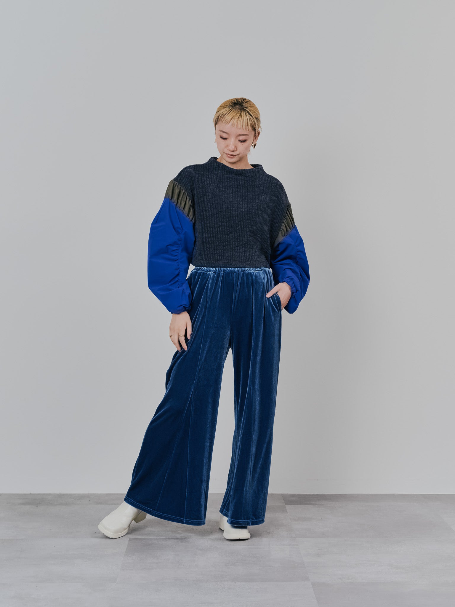 ベロアフレアパンツ [601414] blue