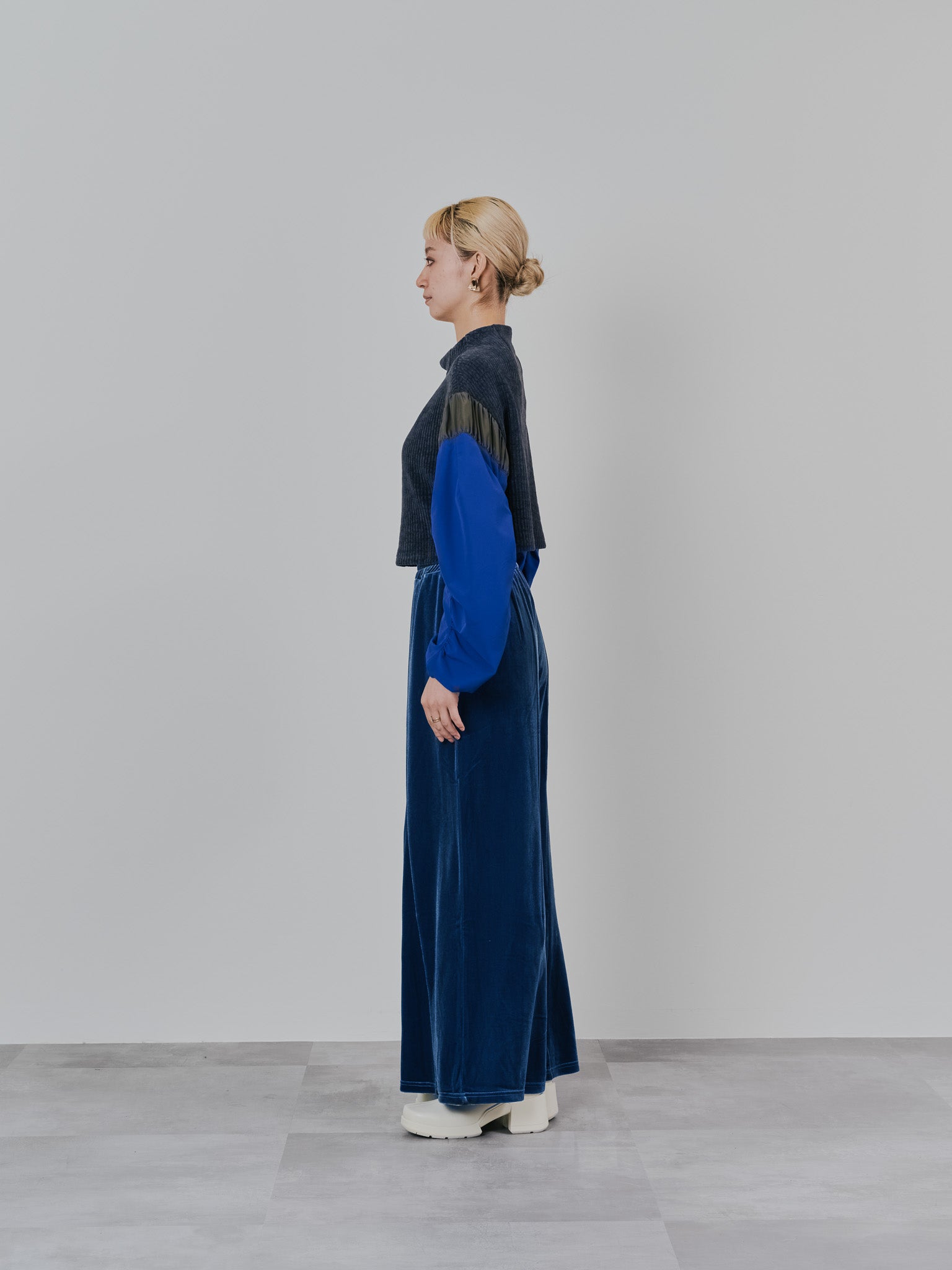 ベロアフレアパンツ [601414] blue