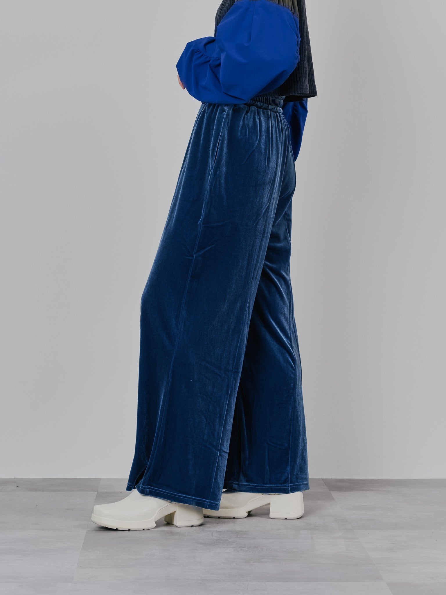 ベロアフレアパンツ [601414] blue