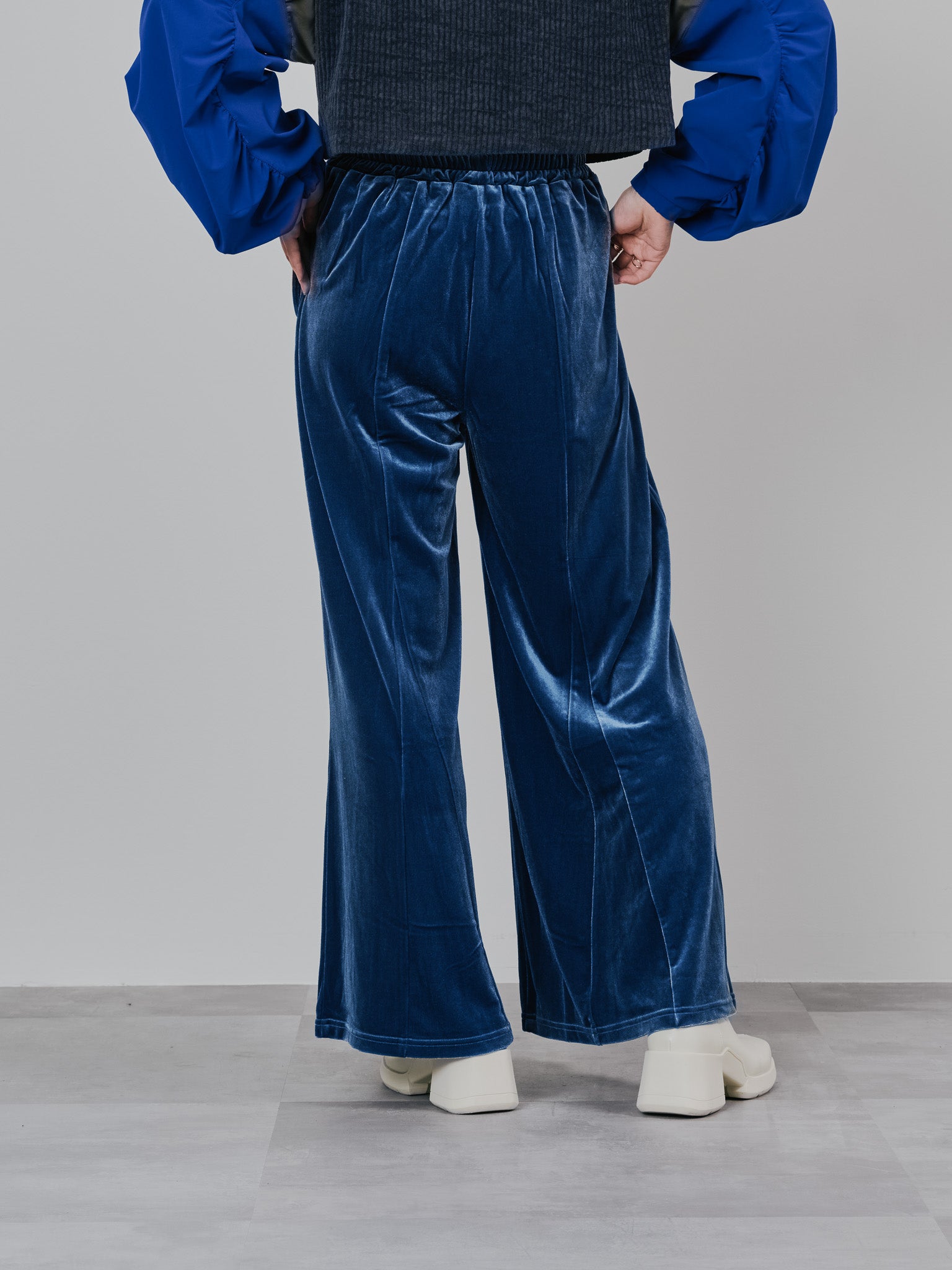 ベロアフレアパンツ [601414] blue