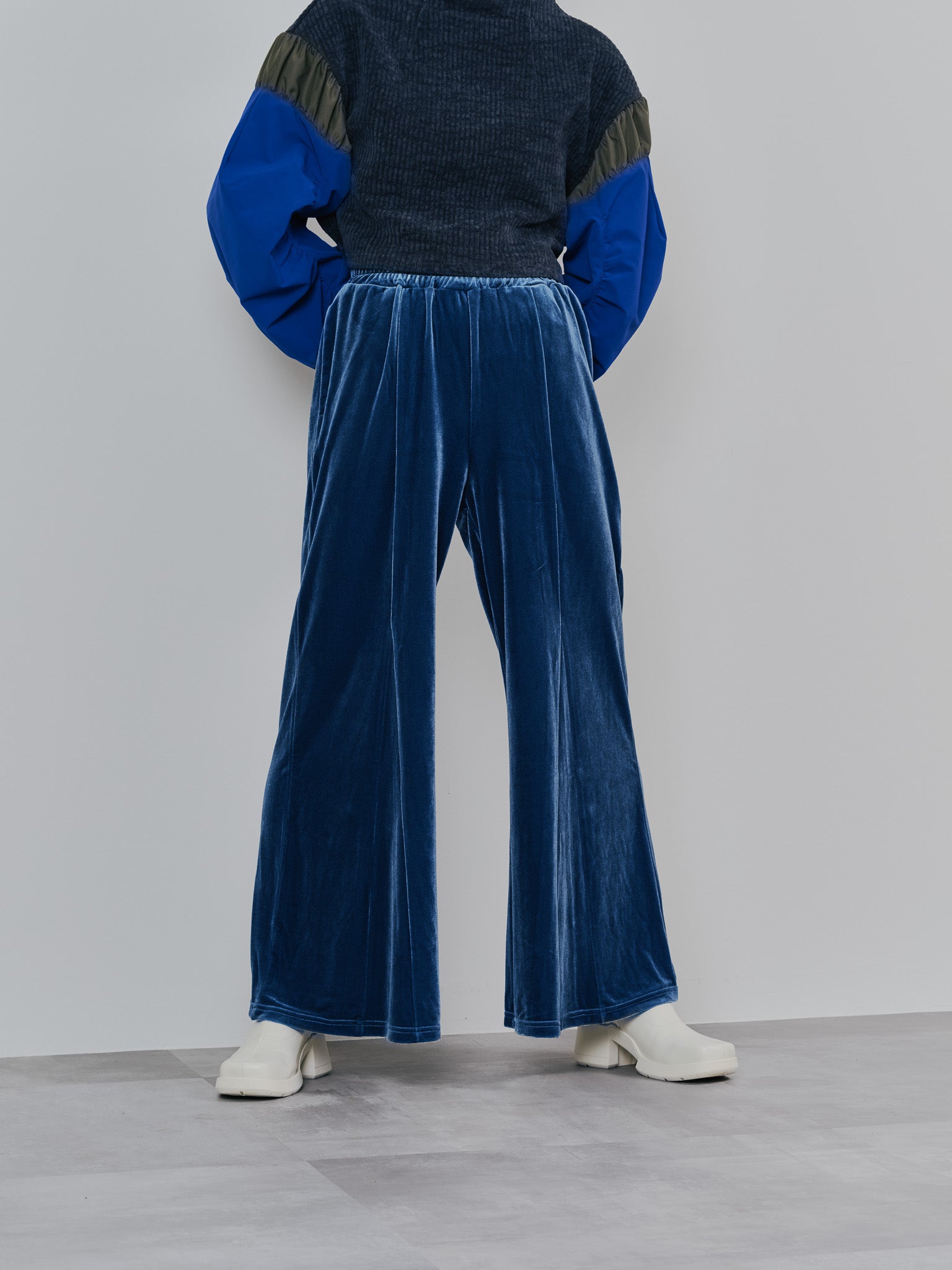 ベロアフレアパンツ [601414] blue