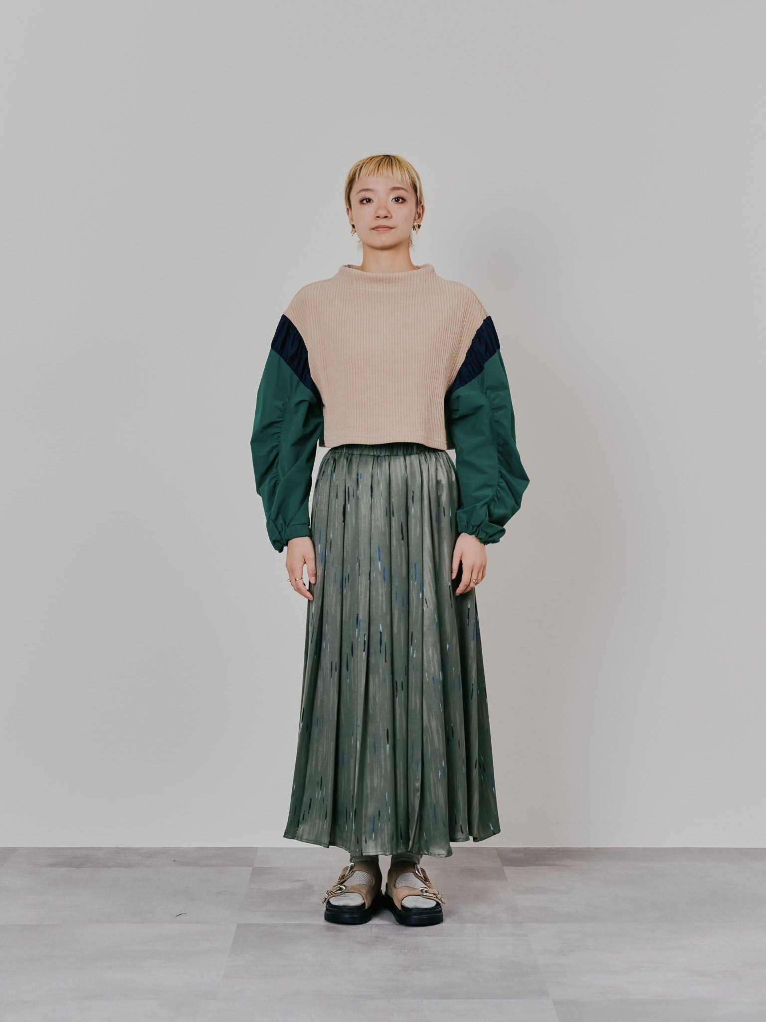アートラインプリントハーフプリーツスカート [605538] khaki