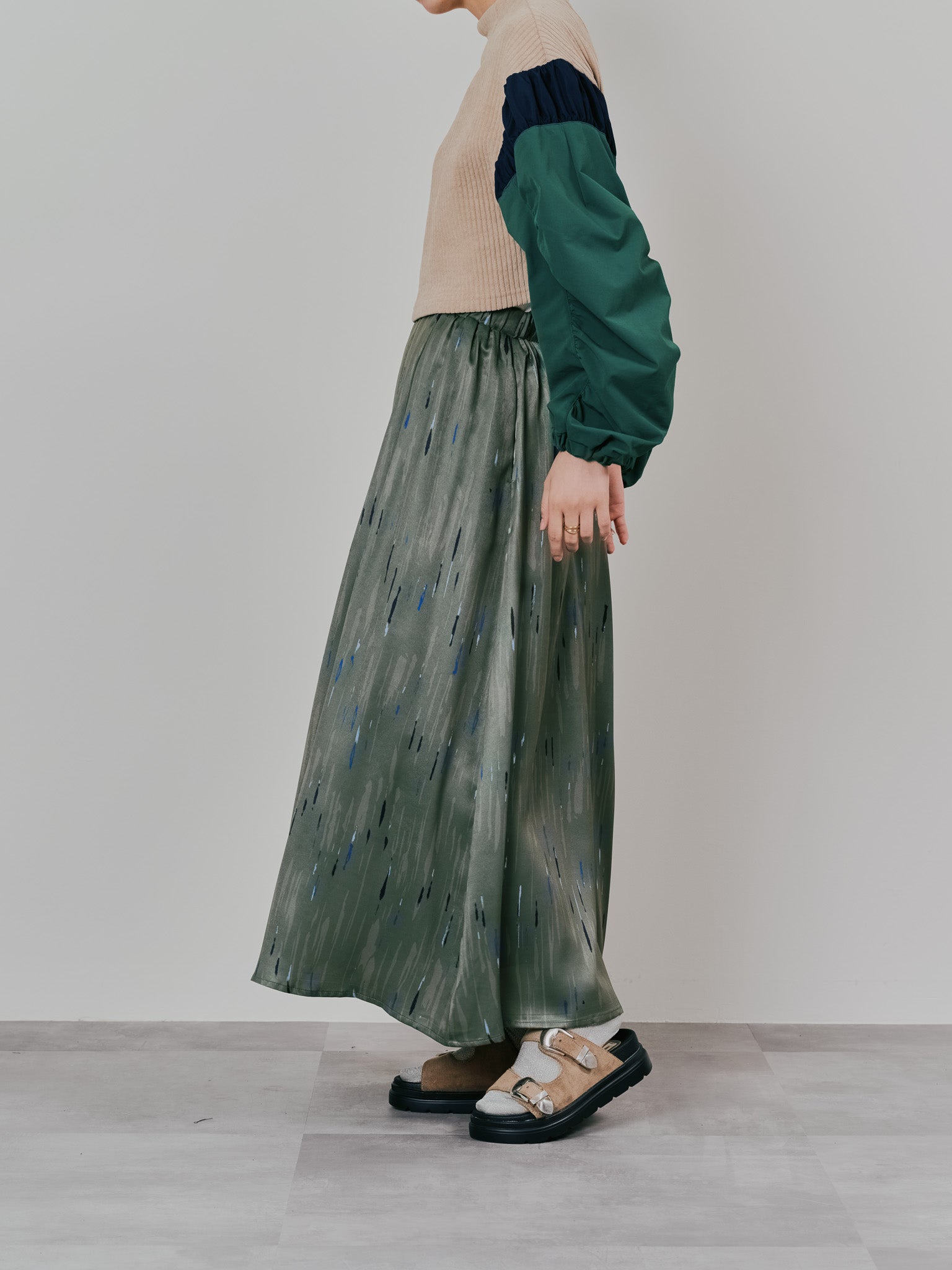 アートラインプリントハーフプリーツスカート [605538] khaki