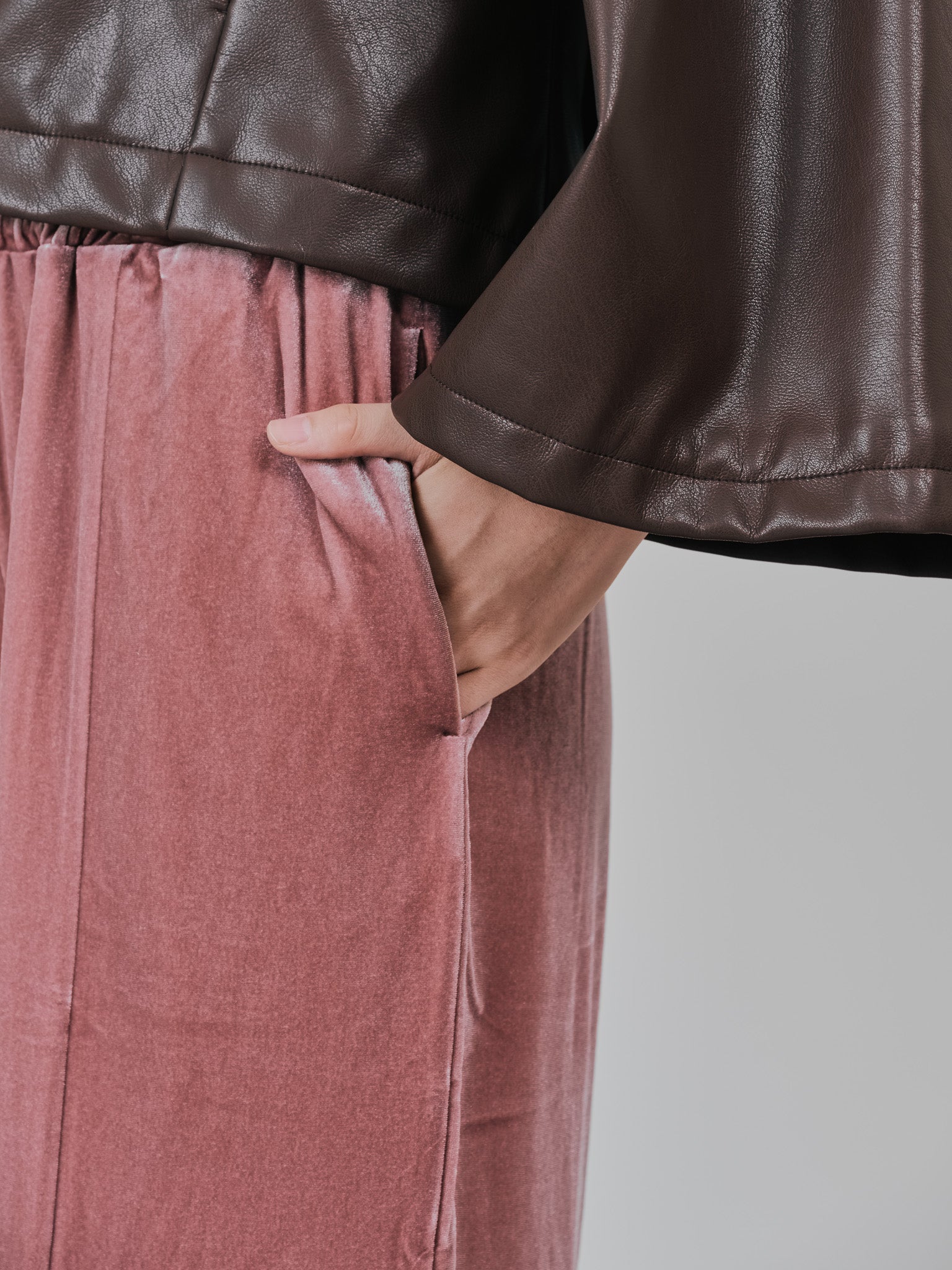 美品✨　キャサリンハムネット　ベロア　セットアップ　フレアパンツ　ボルドー　M PRE SALE- 12/15 18:00まで!!】ベロアフレアパンツ [601414] pink