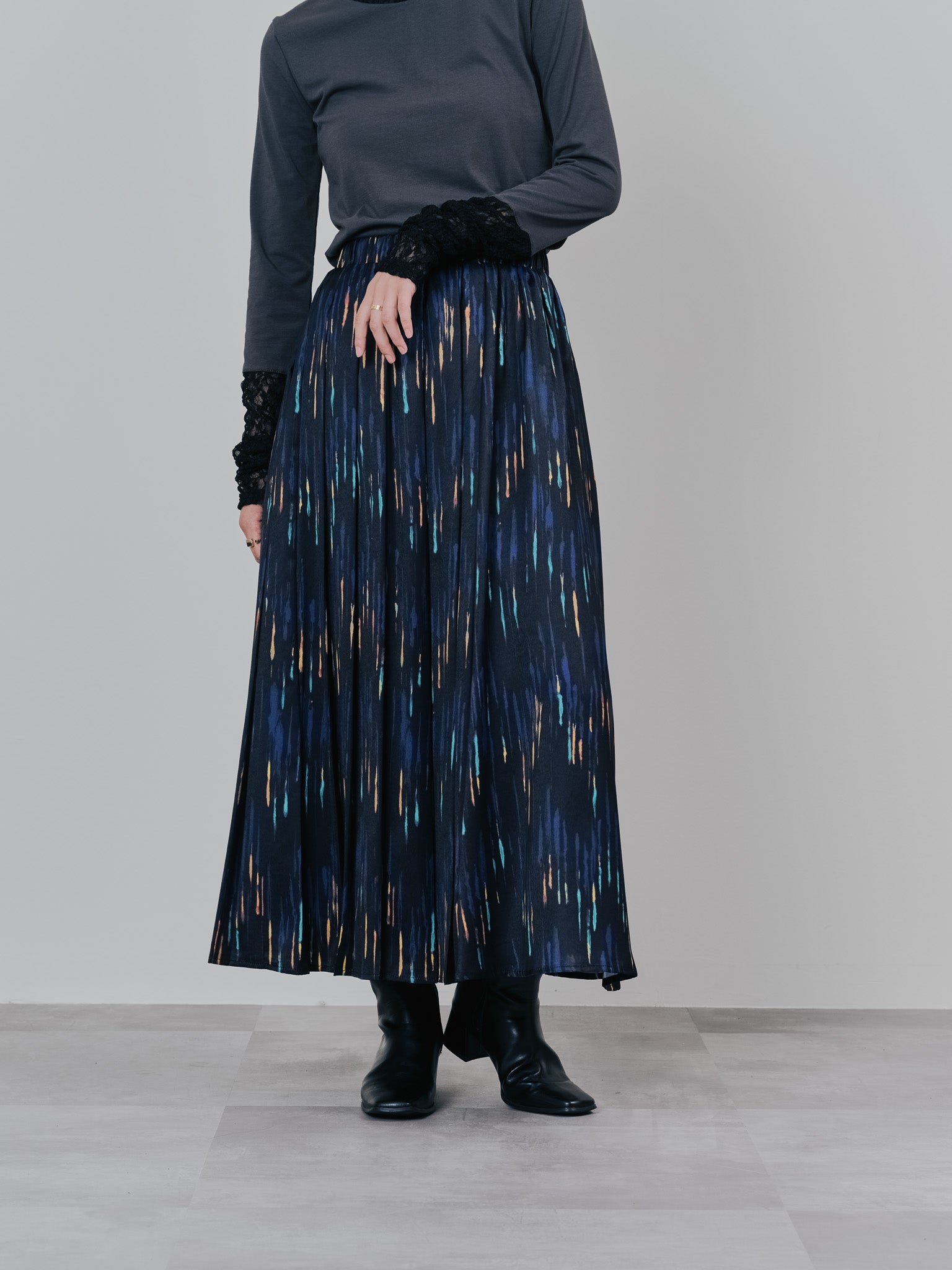 アートラインプリントハーフプリーツスカート [605538] black