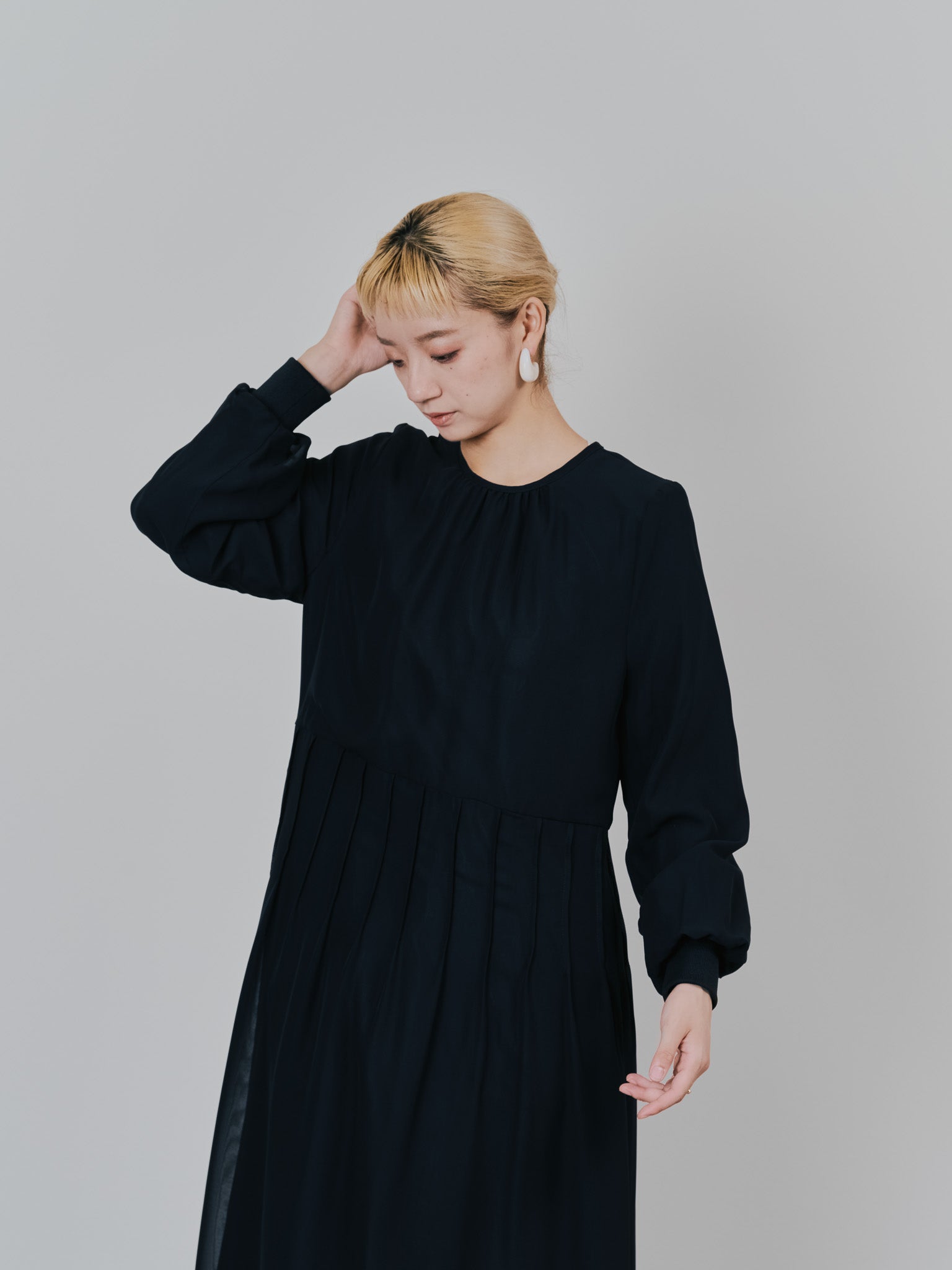 【SALE】ピンタック配色ワンピース [605540] black