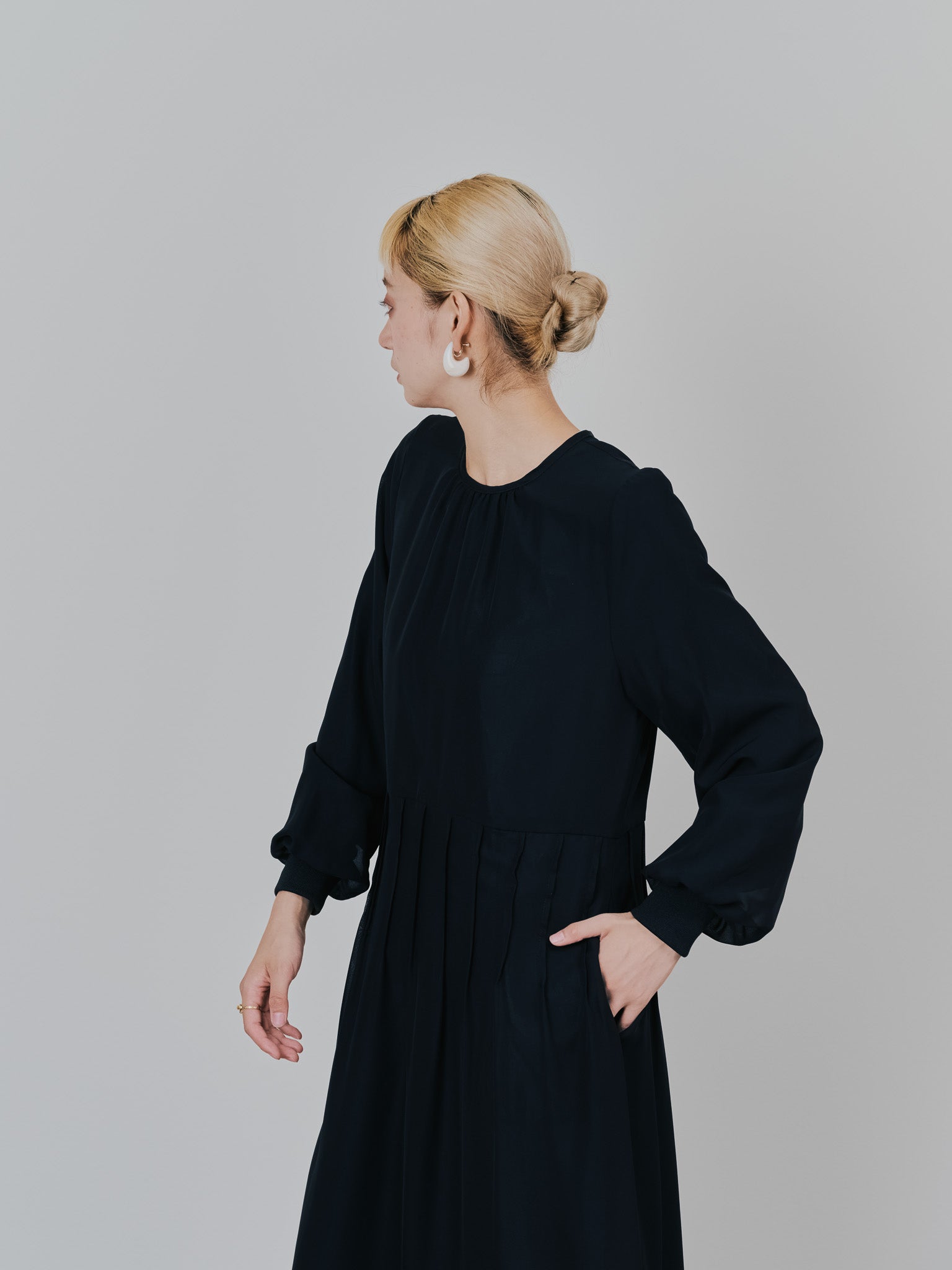 【SALE】ピンタック配色ワンピース [605540] black