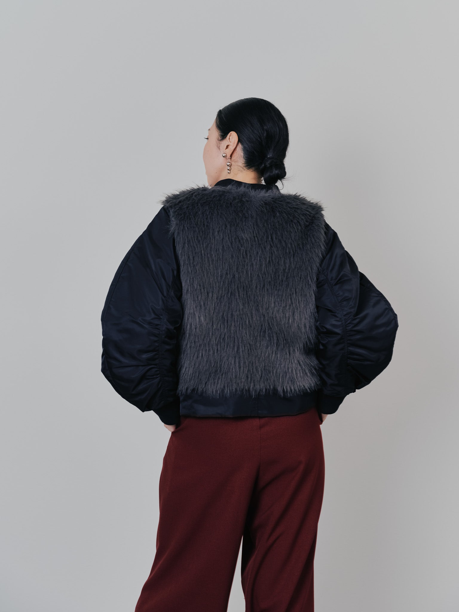 【-PRE SALE- 12/15 18:00まで!!】ダブル衿配色ファーベストレイヤードライク中綿ジャケット [605546] black