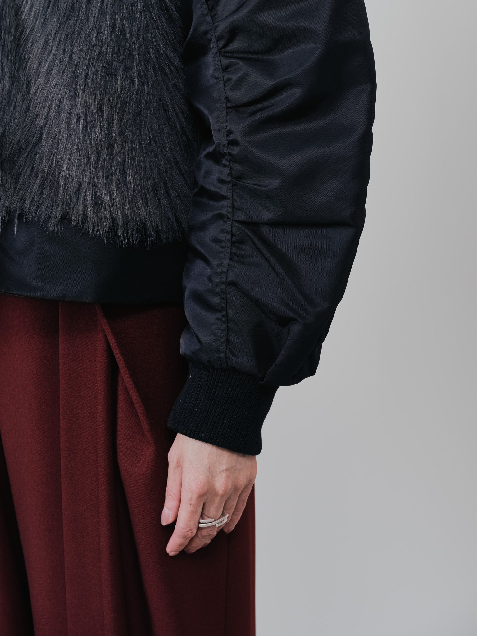 【-PRE SALE- 12/15 18:00まで!!】ダブル衿配色ファーベストレイヤードライク中綿ジャケット [605546] black