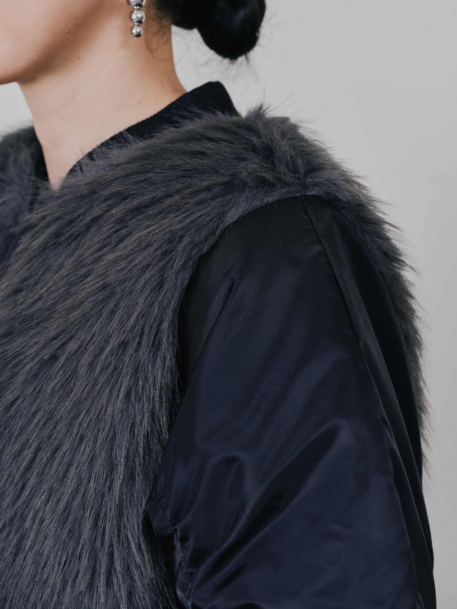 【-PRE SALE- 12/15 18:00まで!!】ダブル衿配色ファーベストレイヤードライク中綿ジャケット [605546] black